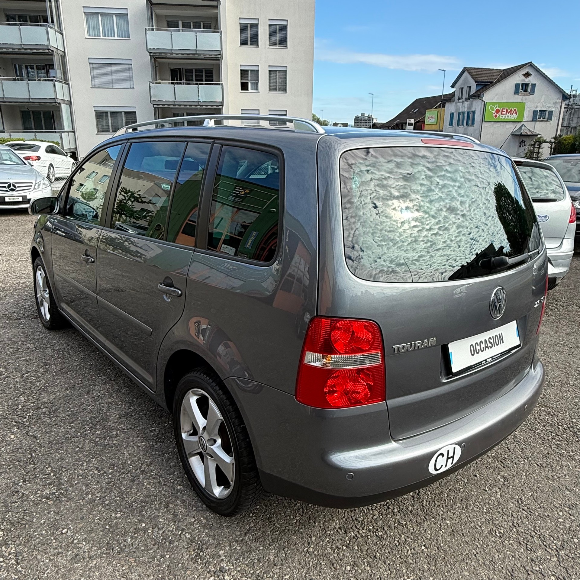 VW Touran 2.0 FSI Highline-image-3
