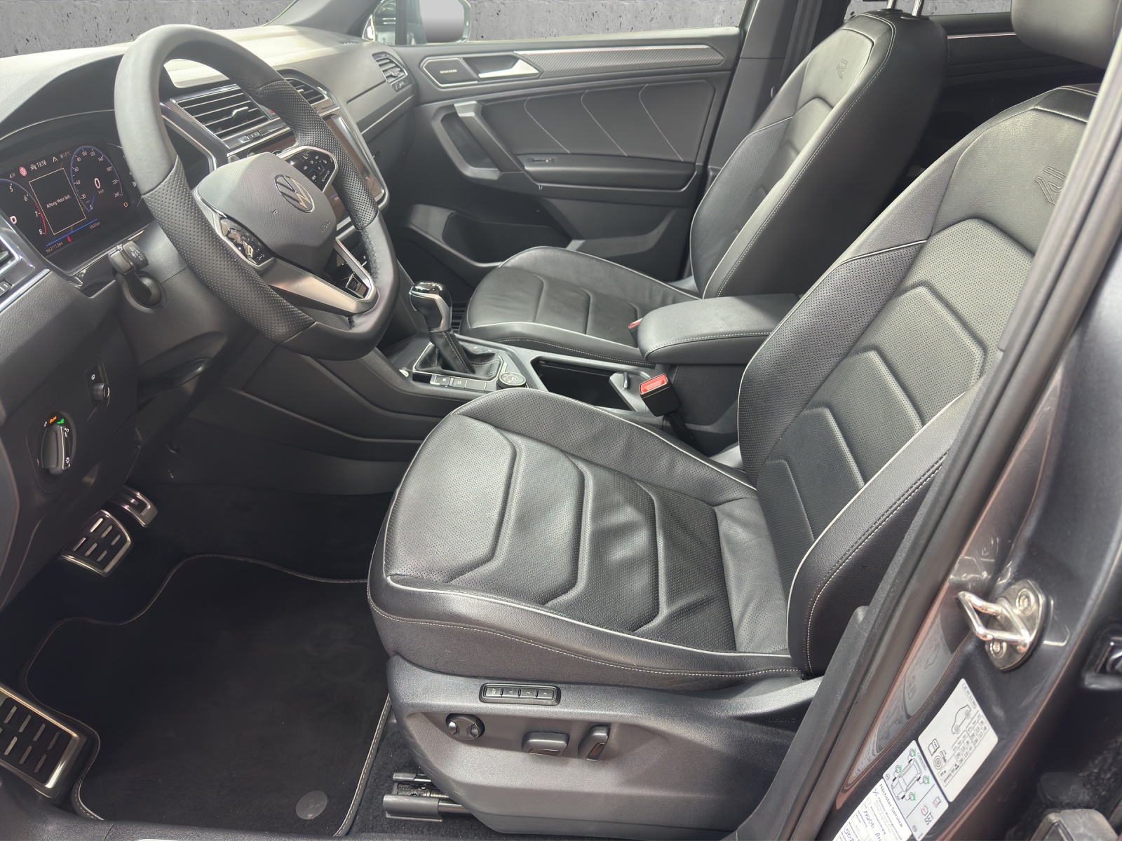 VW Tiguan Allspace 2.0TSI R-Line 4Motion DSG-image-6
