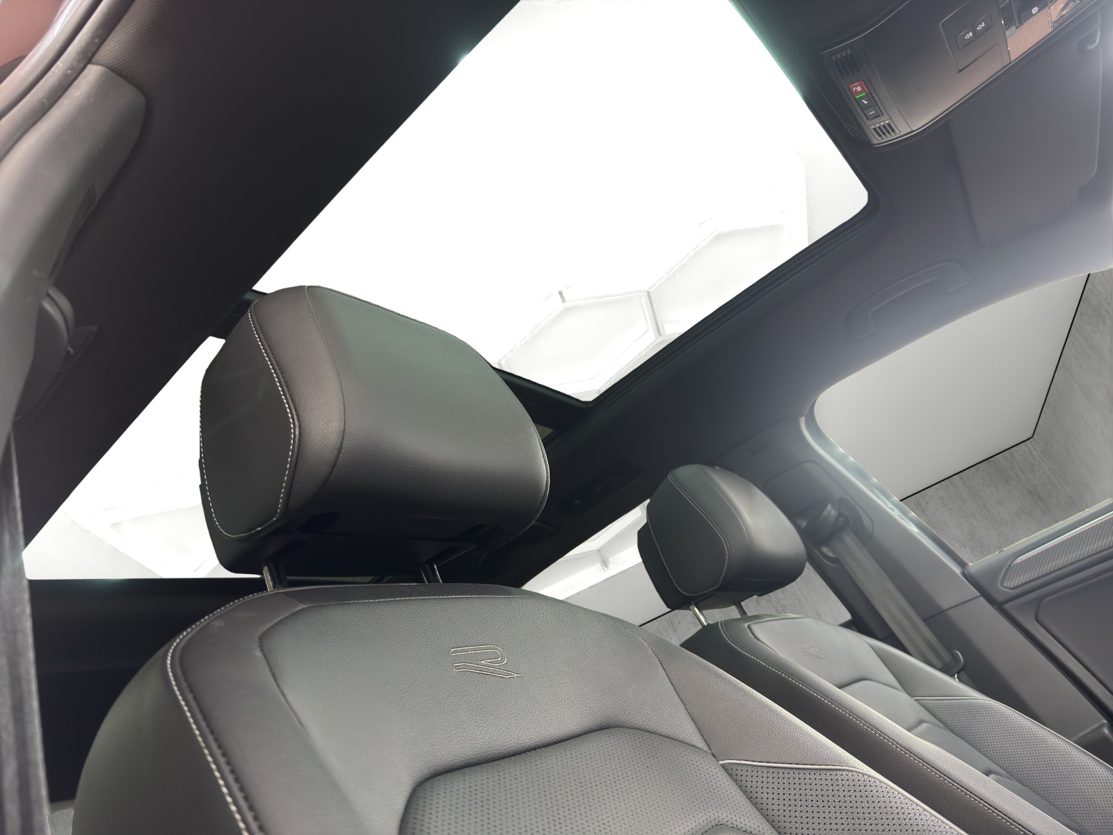 VW Tiguan Allspace 2.0TSI R-Line 4Motion DSG-image-11
