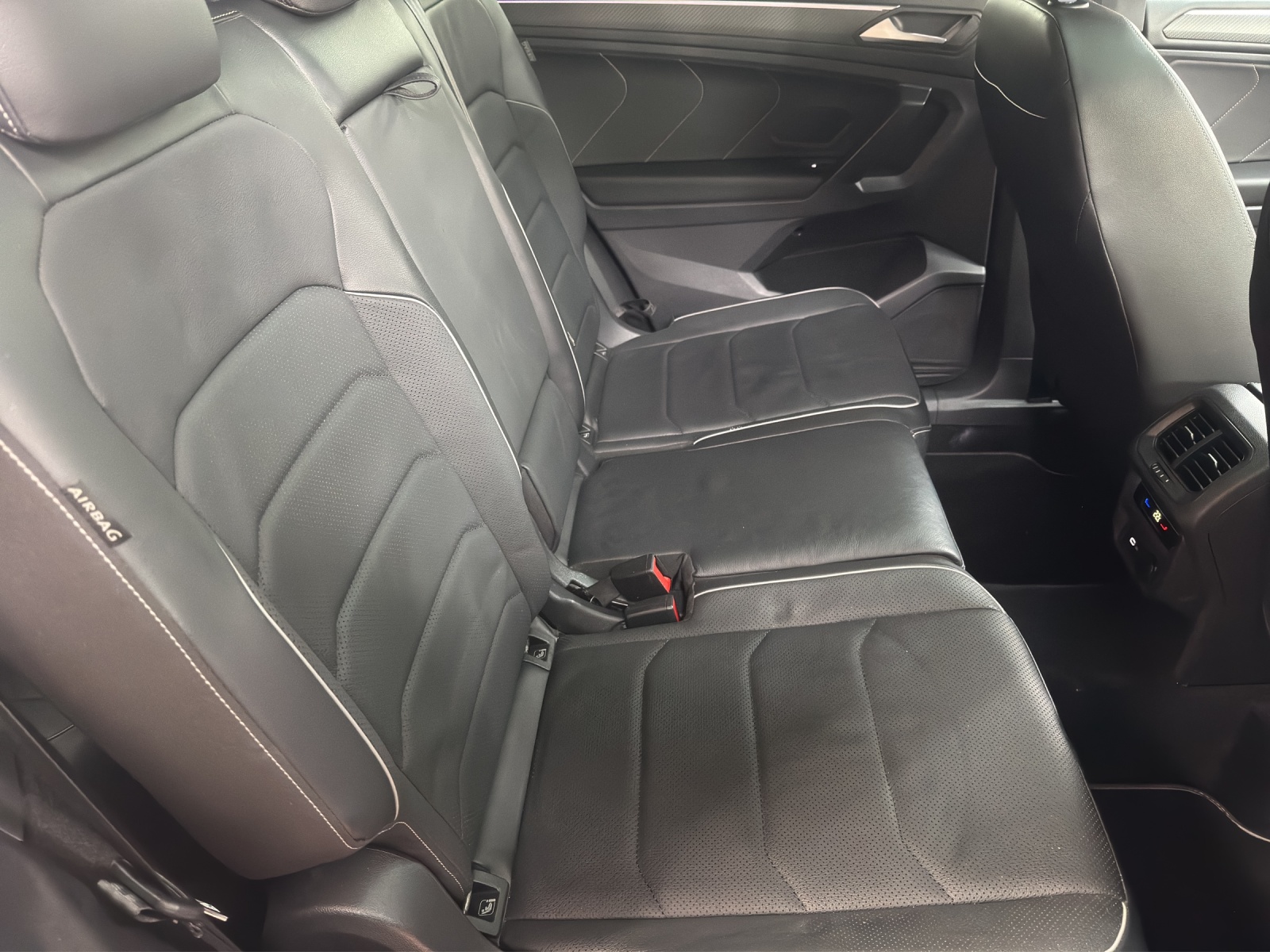 VW Tiguan Allspace 2.0TSI R-Line 4Motion DSG-image-12