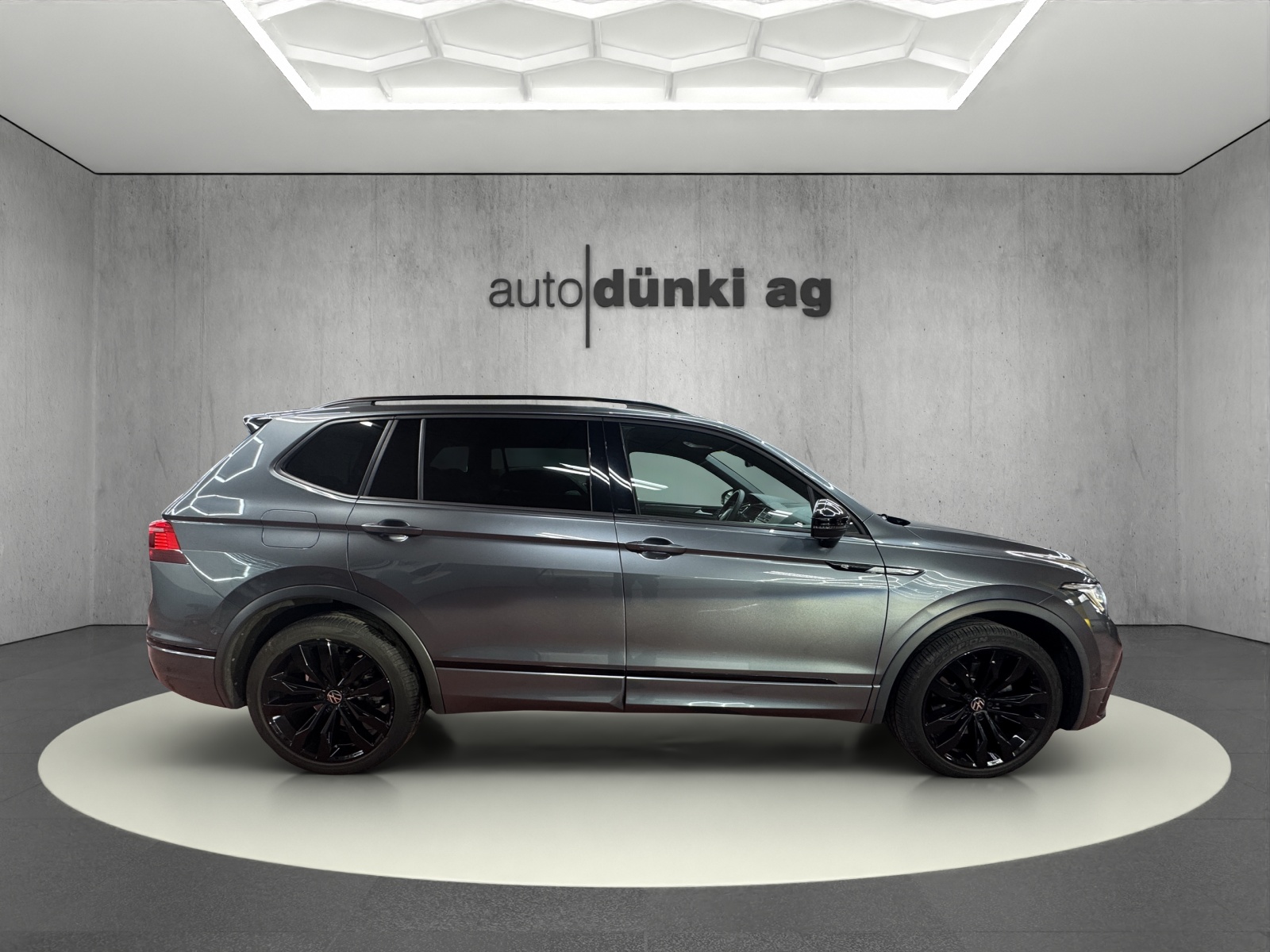 VW Tiguan Allspace 2.0TSI R-Line 4Motion DSG-image-4
