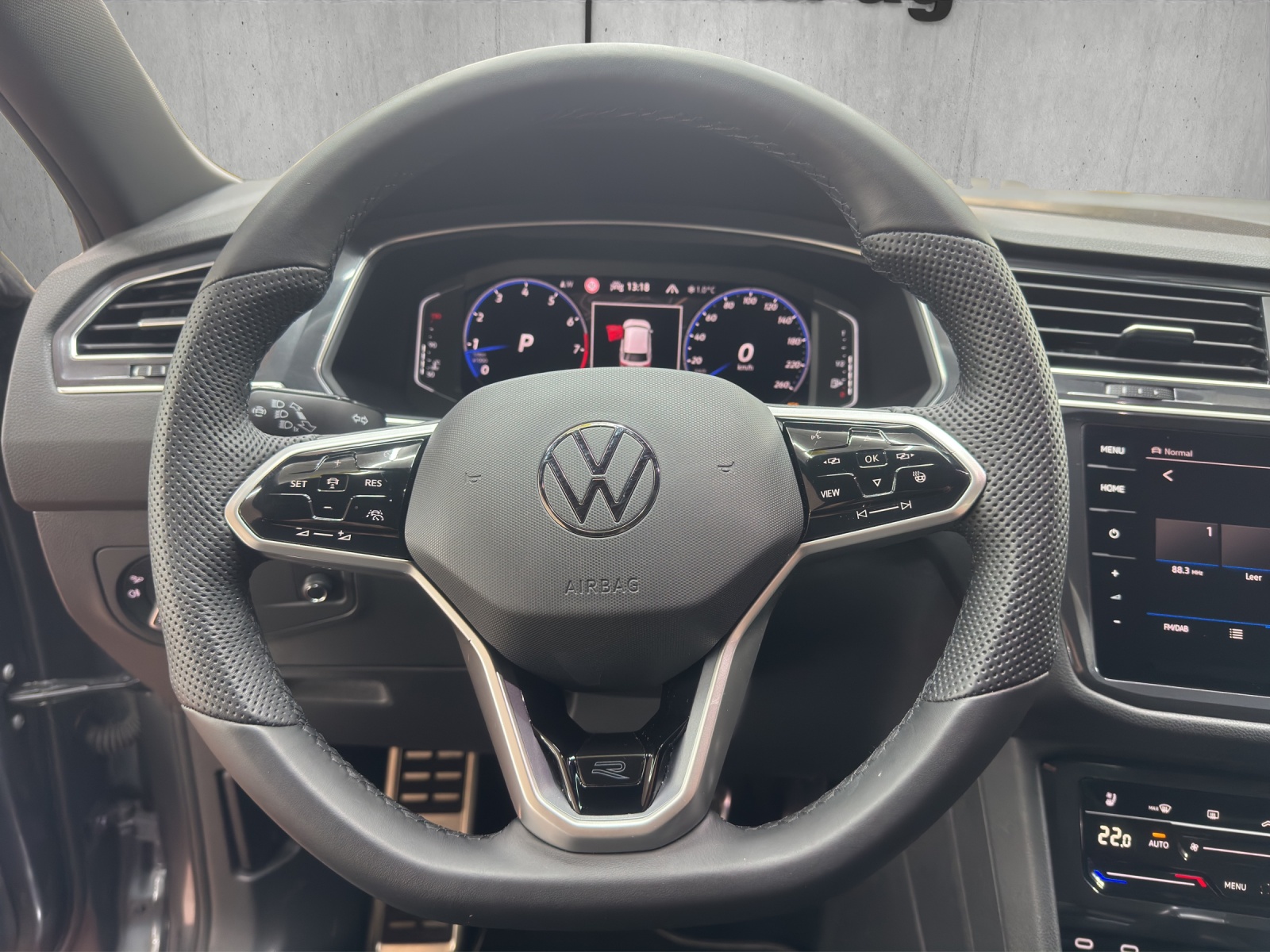 VW Tiguan Allspace 2.0TSI R-Line 4Motion DSG-image-9