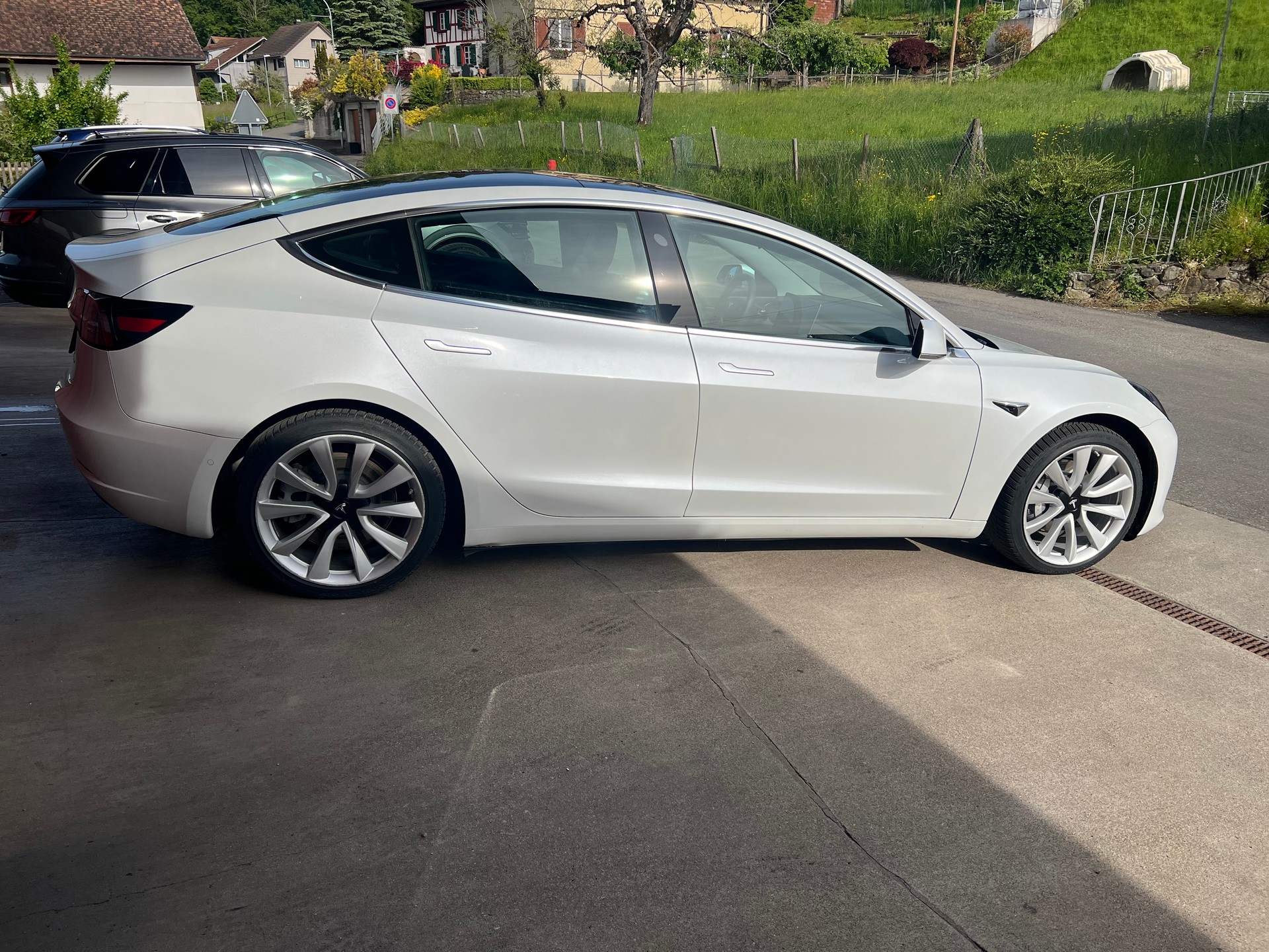 TESLA Model 3 Long Range Dual Motor AWD-image-6