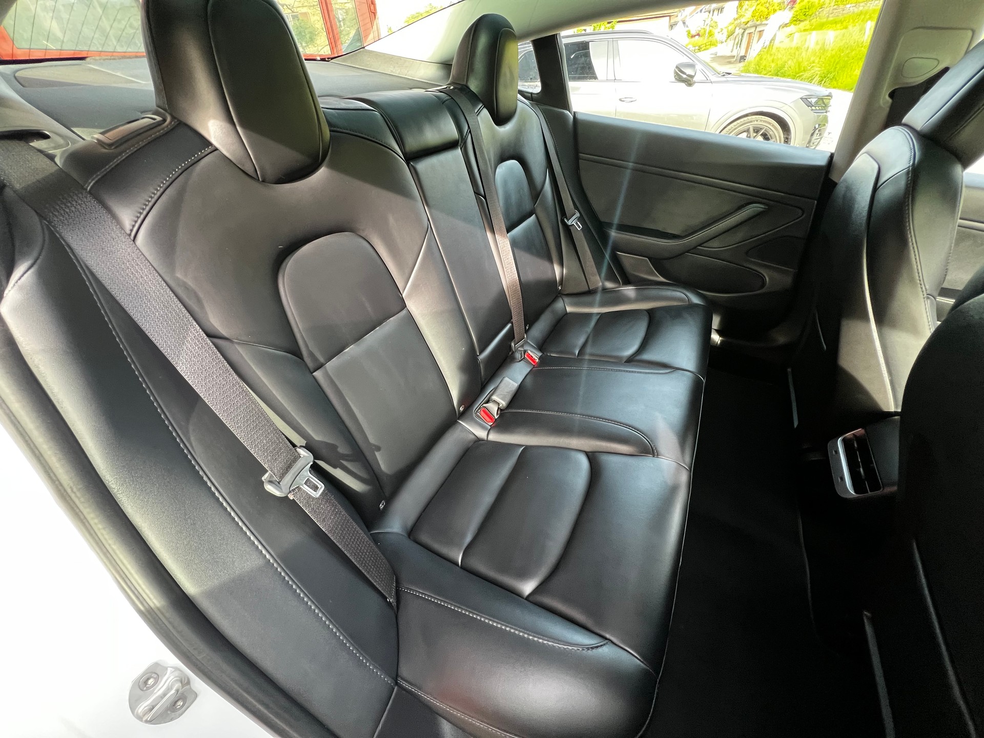 TESLA Model 3 Long Range Dual Motor AWD-image-9