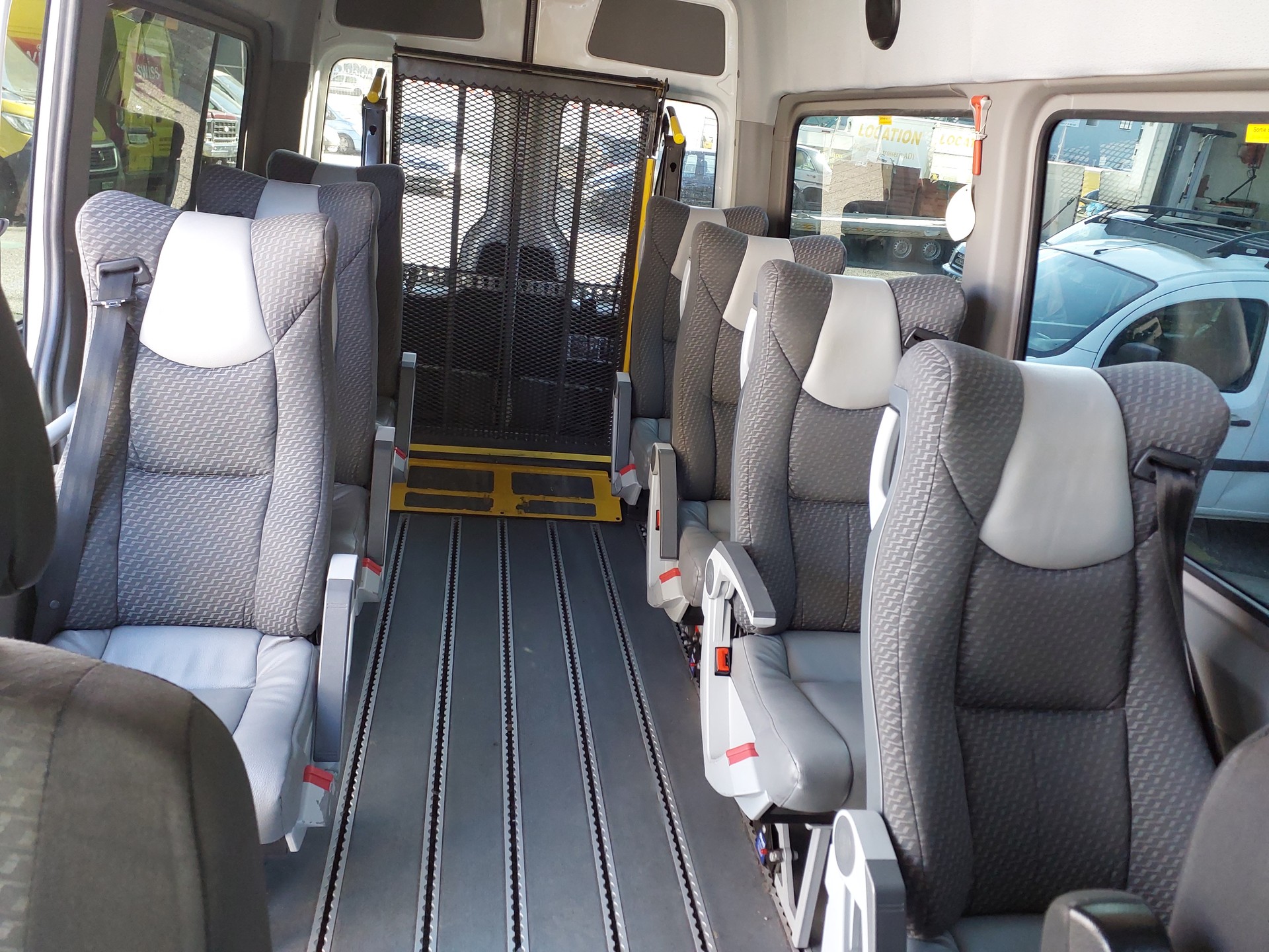 VW Crafter 35 2.0 TDI CR-image-10