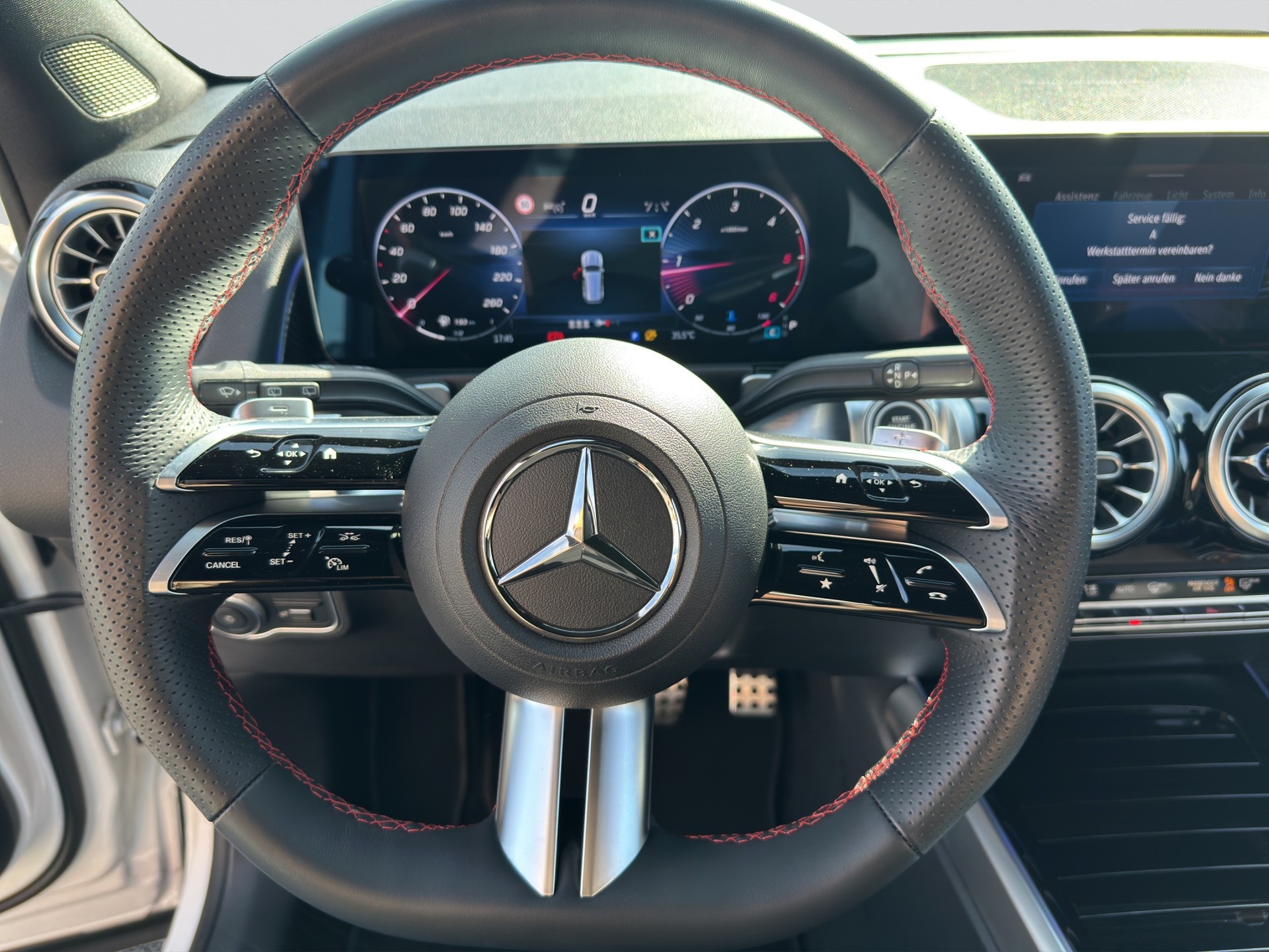 MERCEDES-BENZ GLB 200 d 8G-Tronic-image-9
