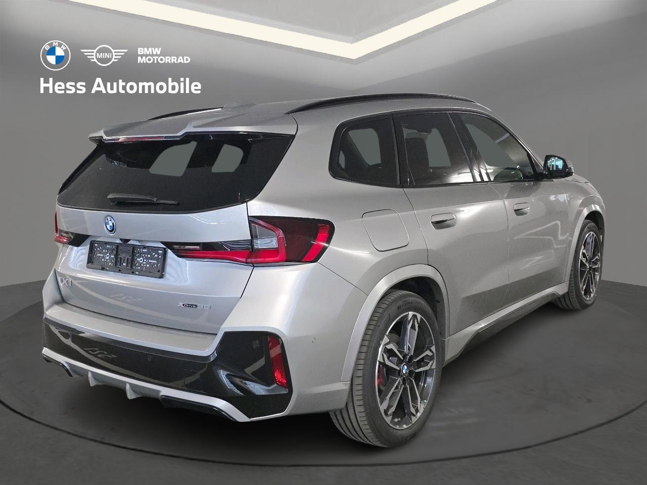 BMW iX1 30 xDrive-showroom-element-1