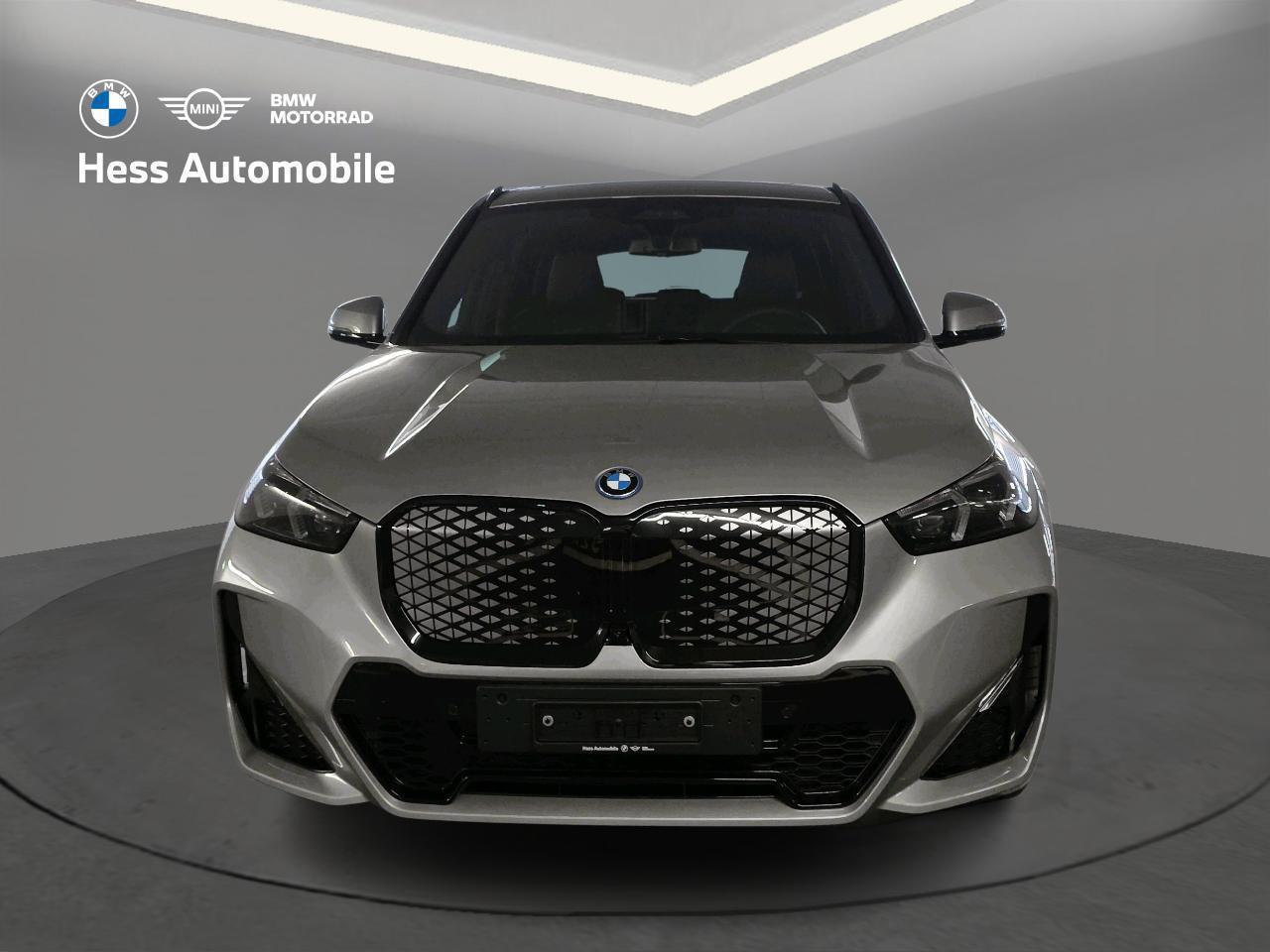 BMW iX1 30 xDrive-showroom-element-3