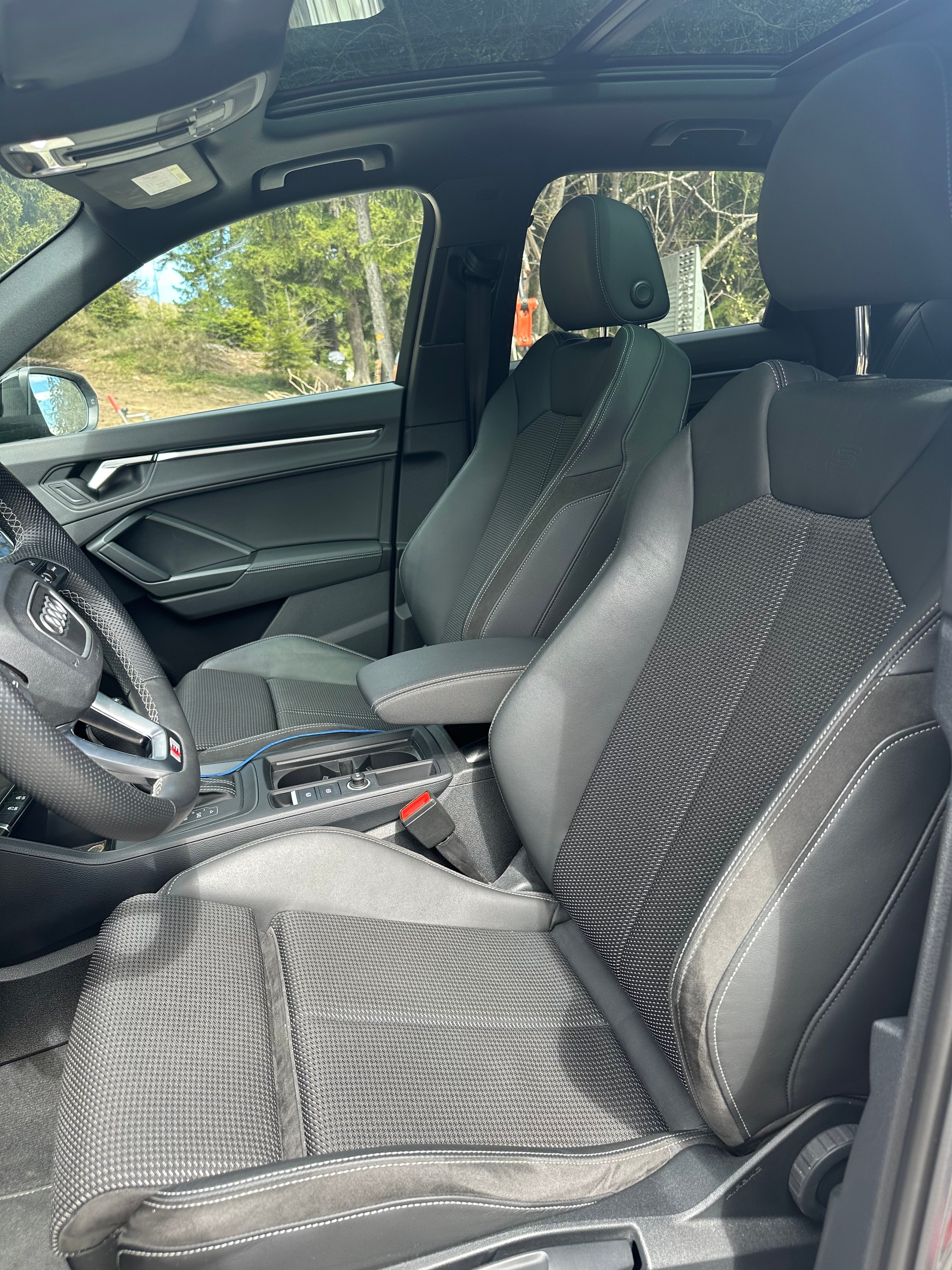 AUDI 1.5 35 TFSI S line Attraction S-Tronic-image-5
