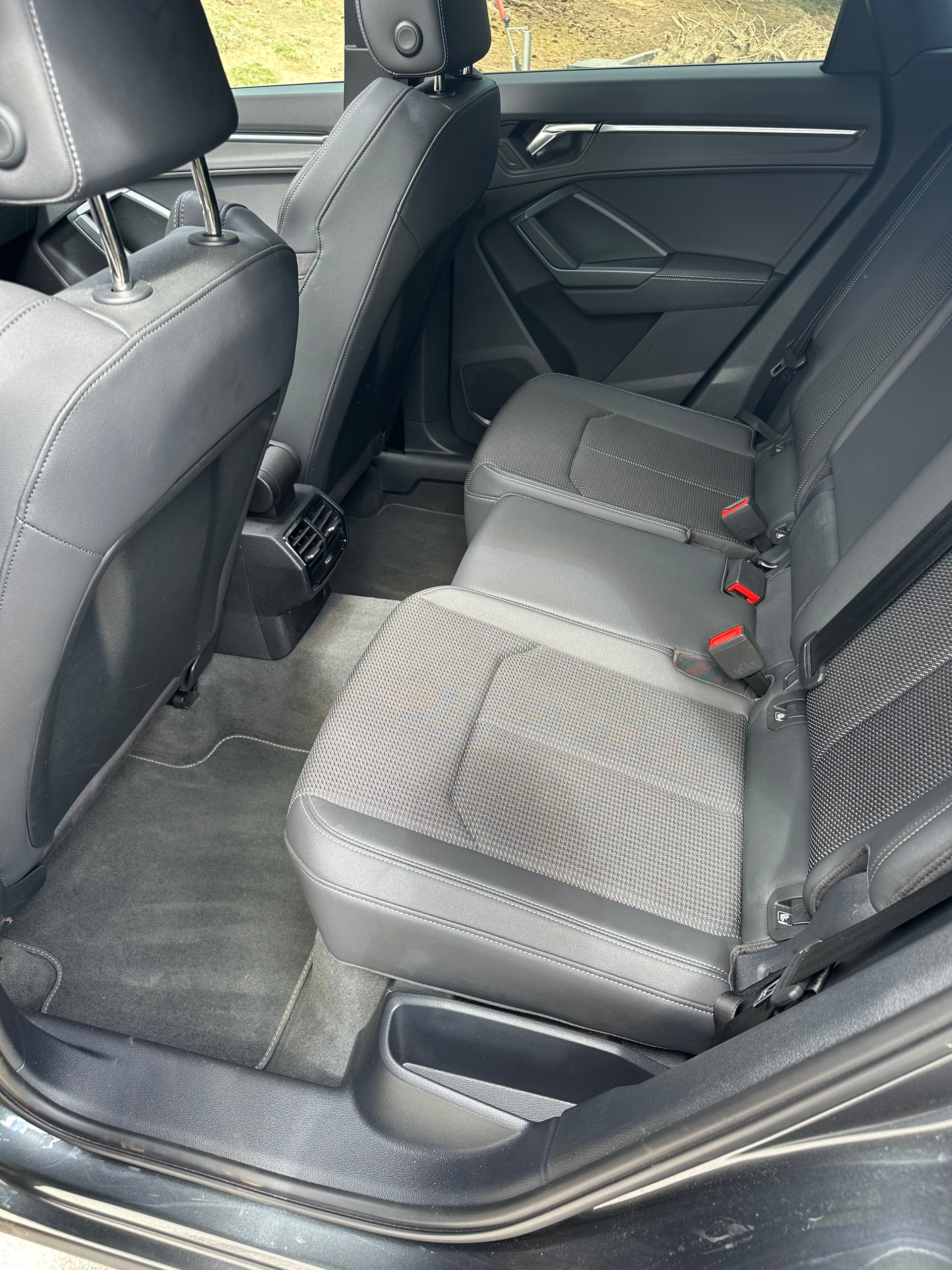 AUDI 1.5 35 TFSI S line Attraction S-Tronic-image-3