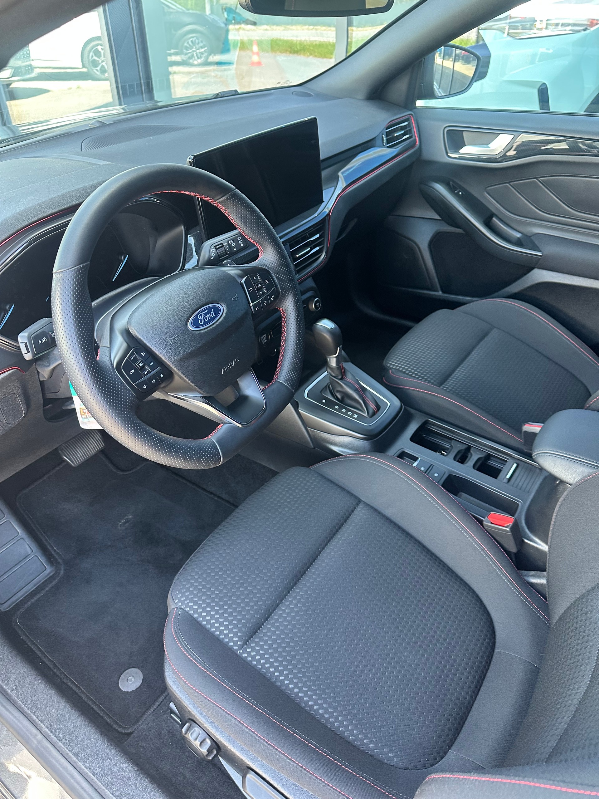 FORD Focus Station Wagon 1.0i EcoB MHEV/125 CV/Aut.-image-9