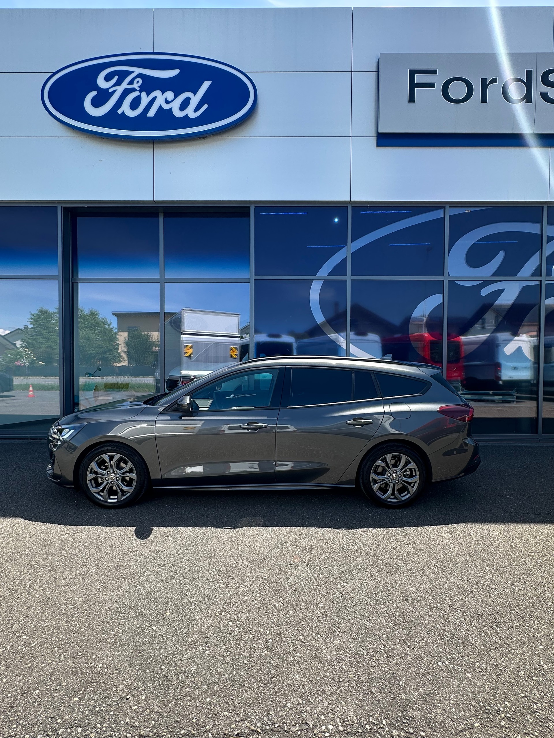 FORD Focus Station Wagon 1.0i EcoB MHEV/125 CV/Aut.-image-2