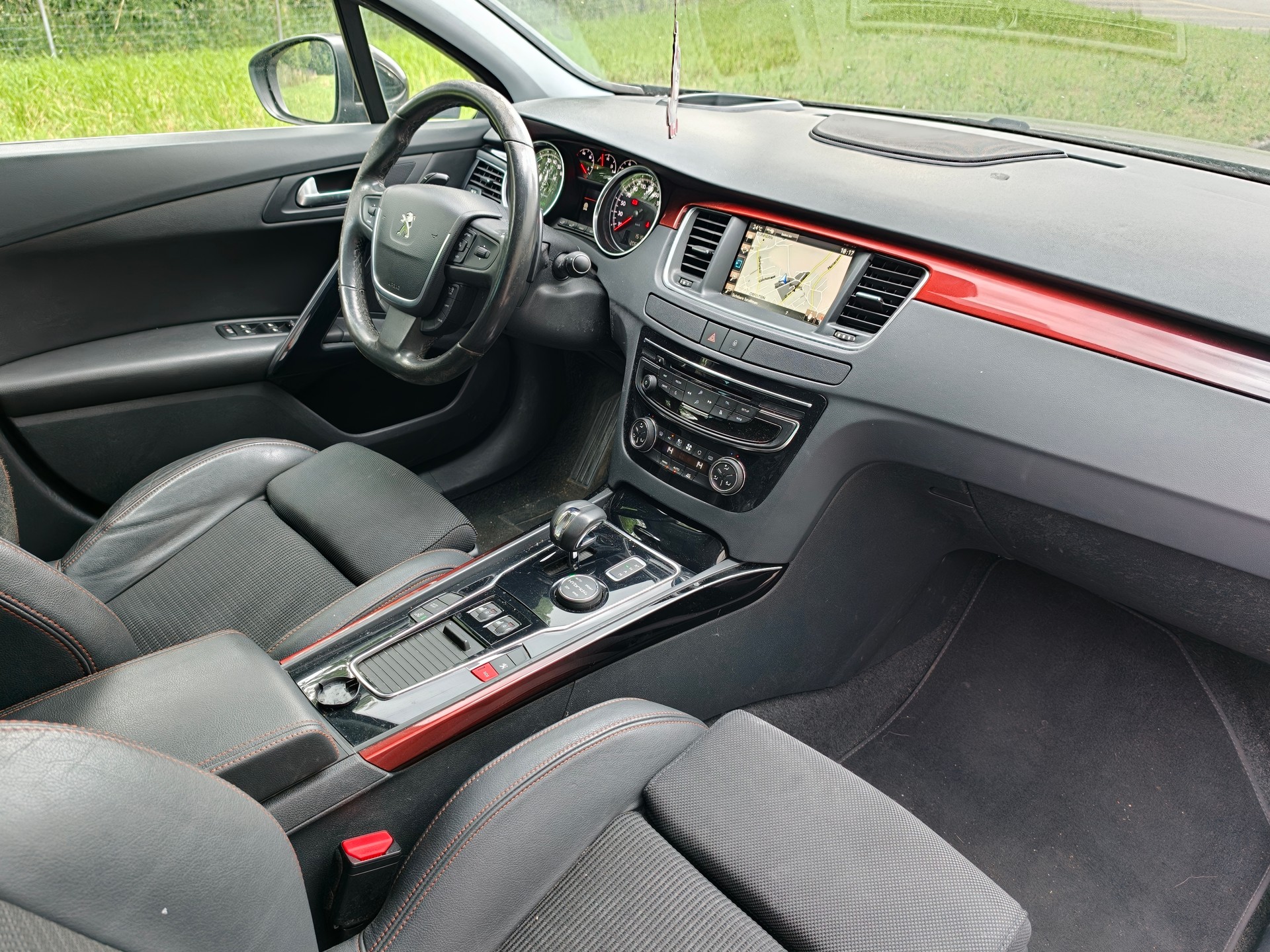 PEUGEOT 508 RXH 2.0 HDI Hybrid4 ETG6-image-7