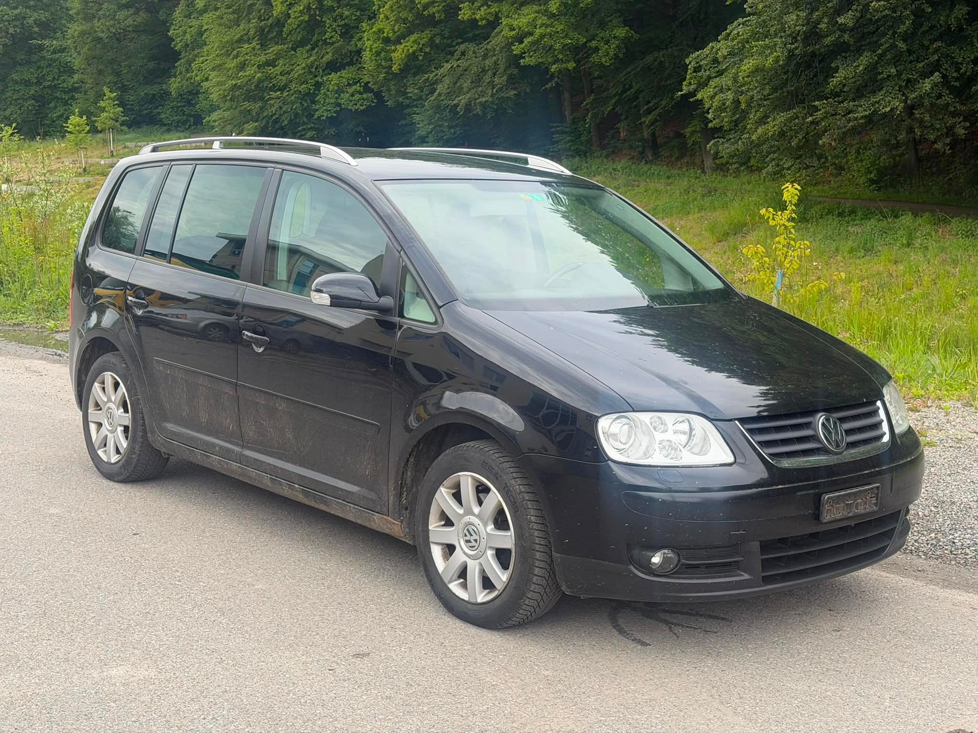 VW Touran 2.0 TDI Highline-image-1