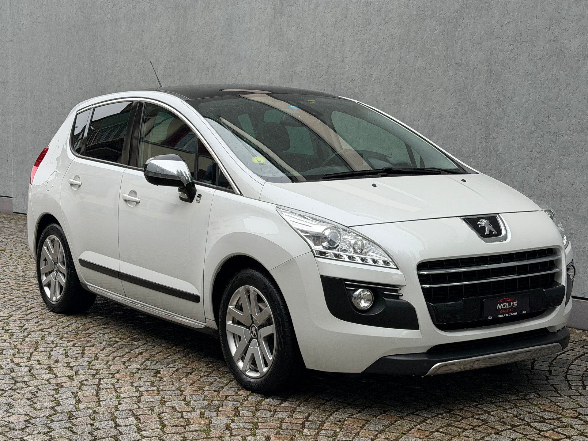 PEUGEOT 3008 HYbrid4 2.0 HDI EGS6-image-3