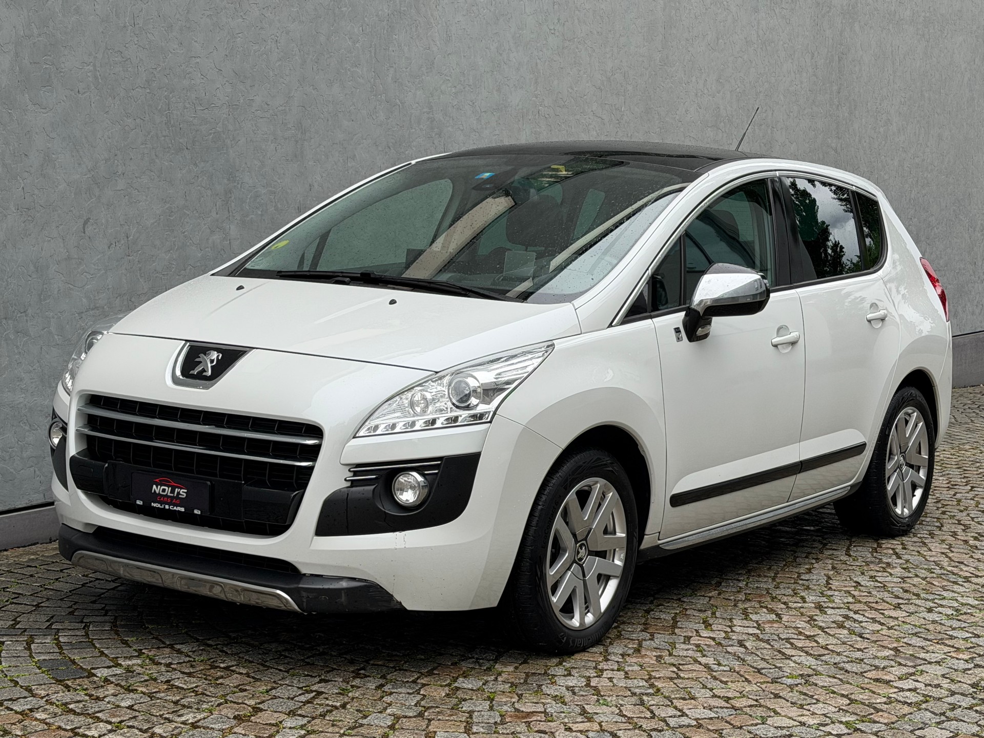 PEUGEOT 3008 HYbrid4 2.0 HDI EGS6-image-1