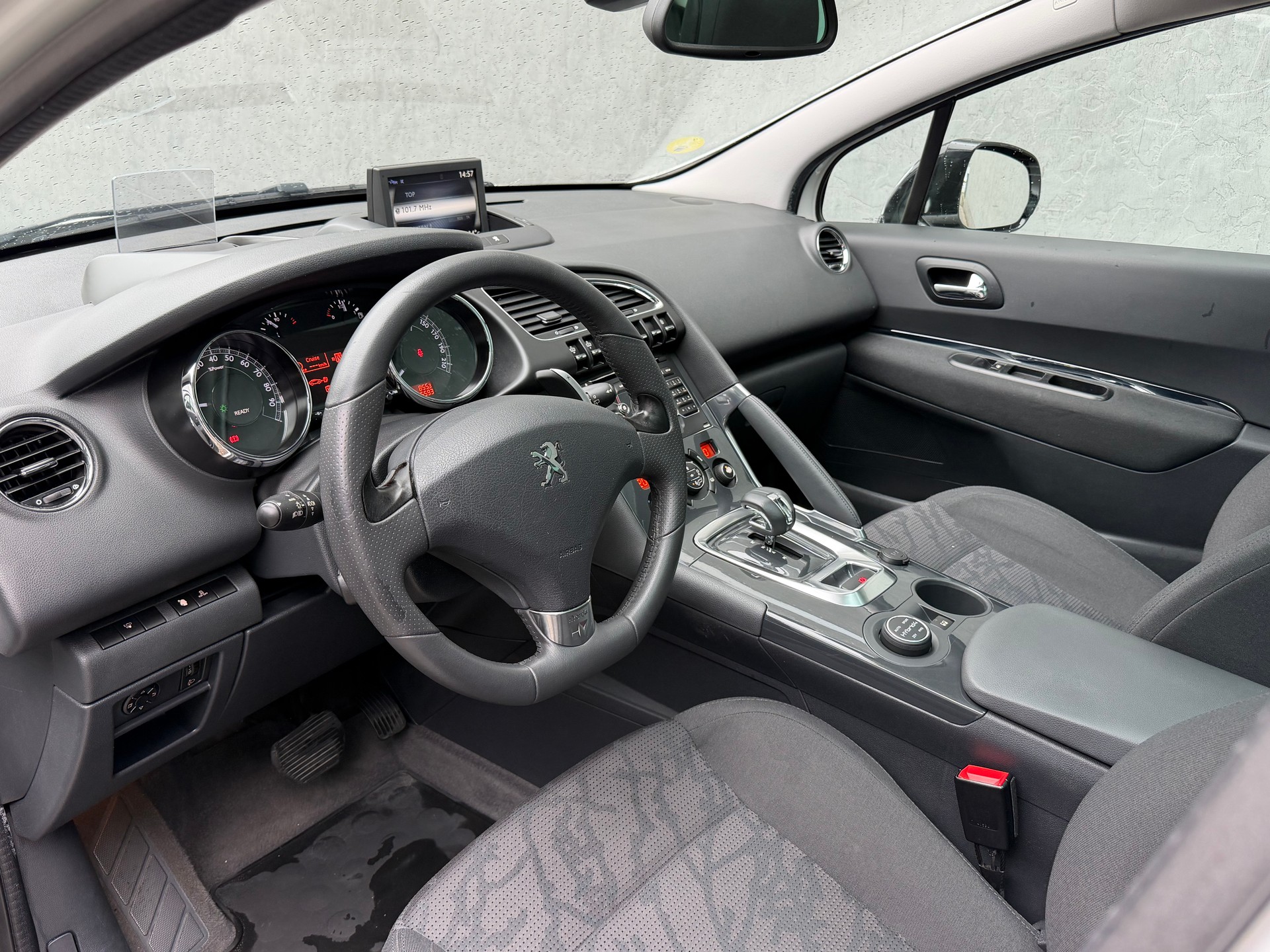 PEUGEOT 3008 HYbrid4 2.0 HDI EGS6-image-9