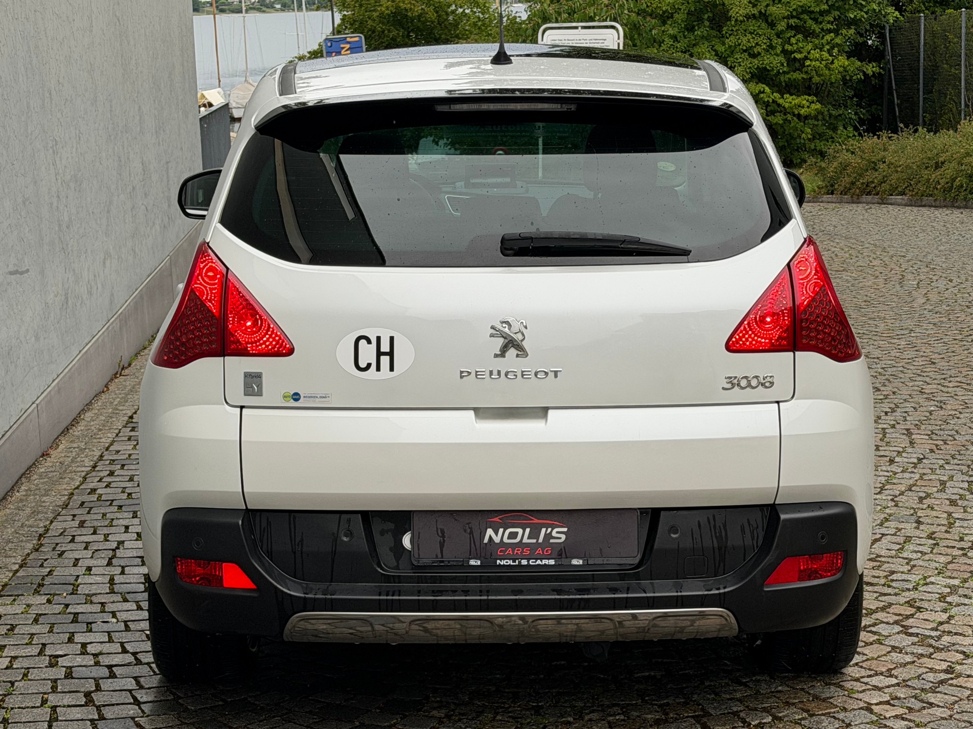 PEUGEOT 3008 HYbrid4 2.0 HDI EGS6-image-6