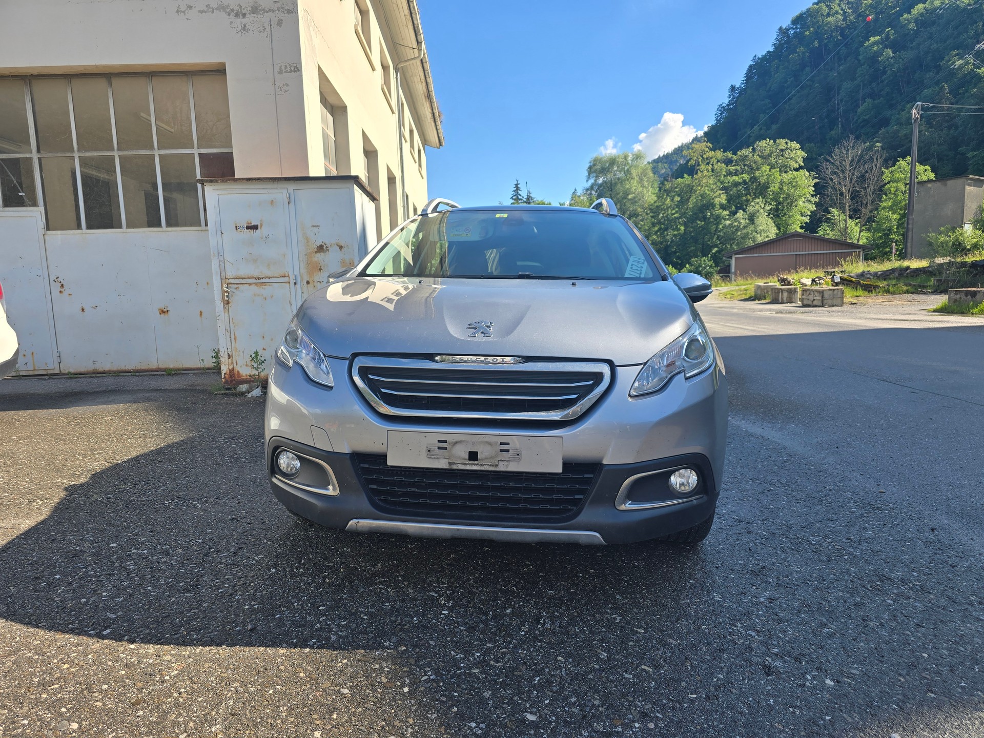 PEUGEOT 2008 1.6 BlueHDi Allure-image-0