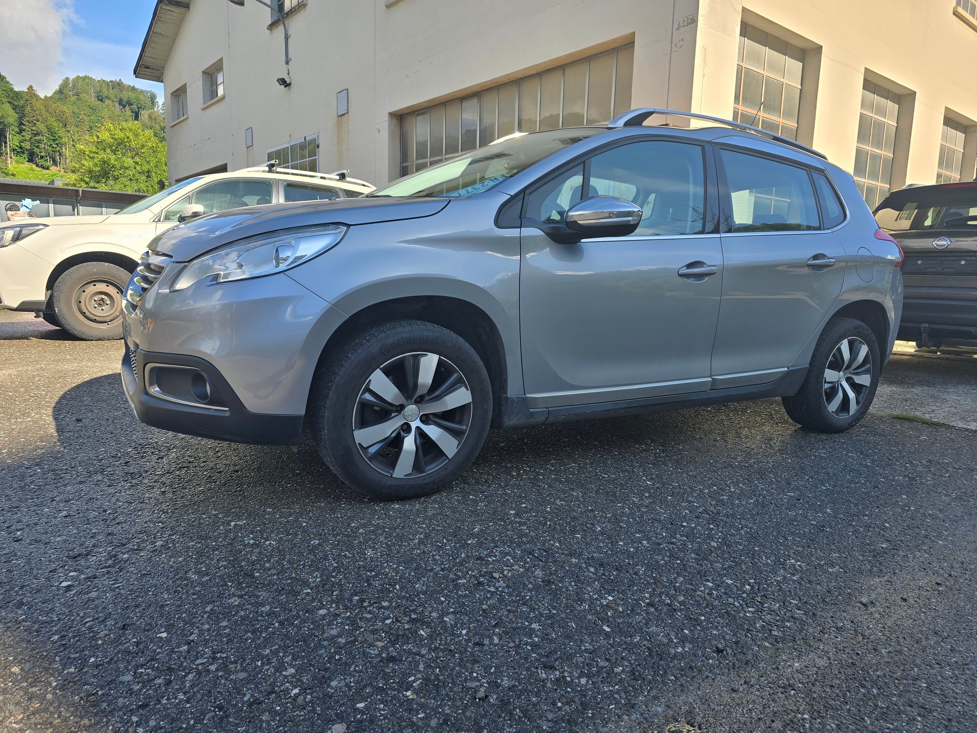 PEUGEOT 2008 1.6 BlueHDi Allure-image-1