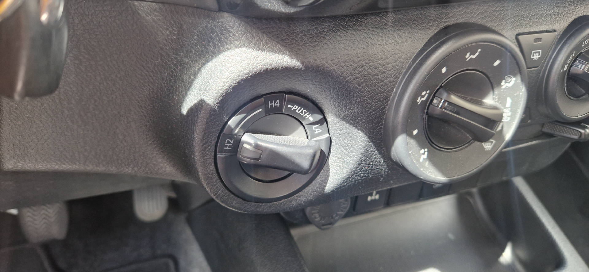 TOYOTA Hi-Lux Double Cab.-Pick-up 2.4 D-4D 150 Luna-image-7