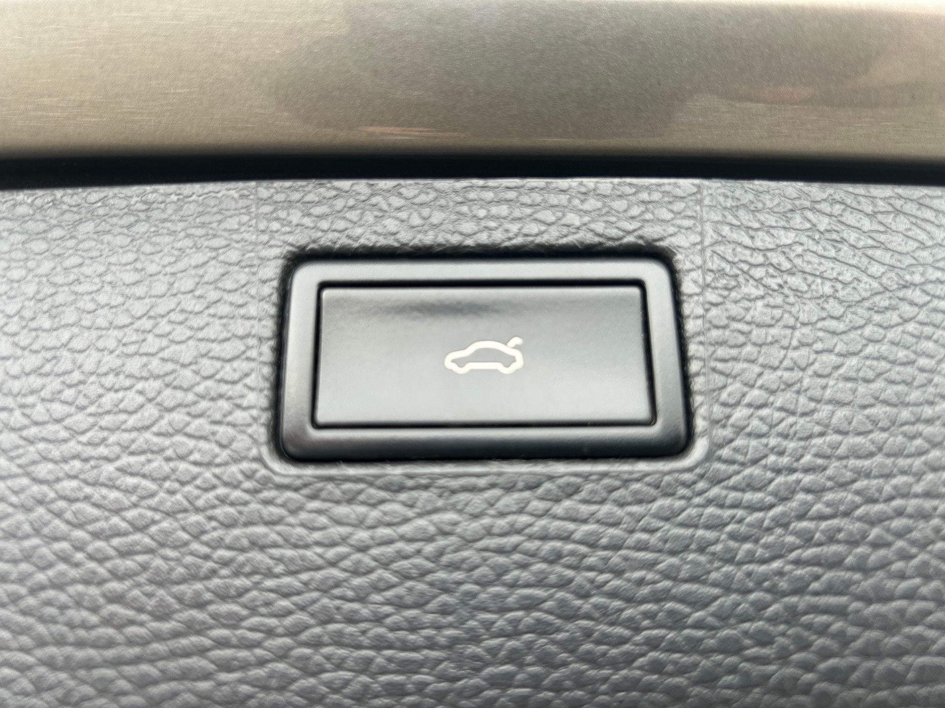 VW Passat Variant 2.0 TDI BMT Exclusive Highline 4MDSG-image-17