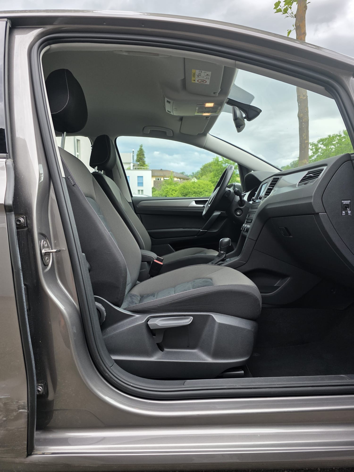 VW Golf Sportsvan 1.4 TSI Highline DSG-image-8