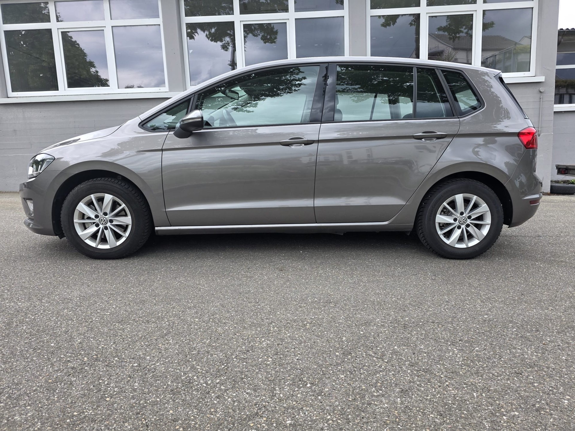 VW Golf Sportsvan 1.4 TSI Highline DSG-image-13
