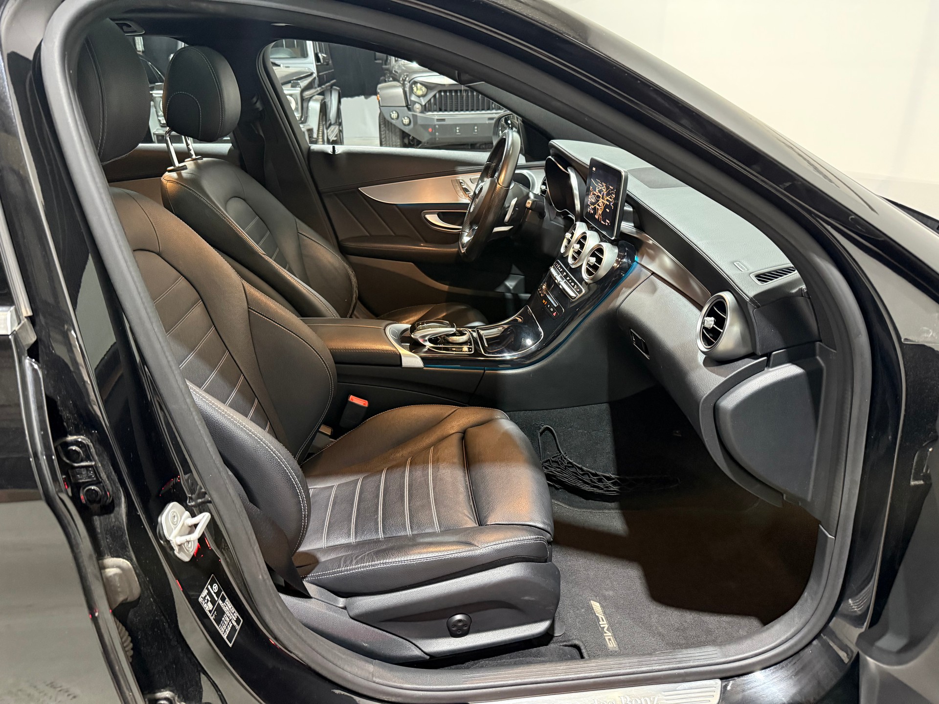 MERCEDES-BENZ C 250 BlueTEC AMG Line 4Matic 7G-Tronic-image-13