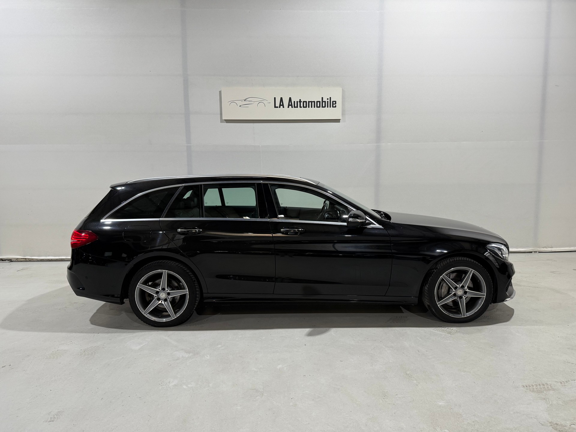 MERCEDES-BENZ C 250 BlueTEC AMG Line 4Matic 7G-Tronic-image-6