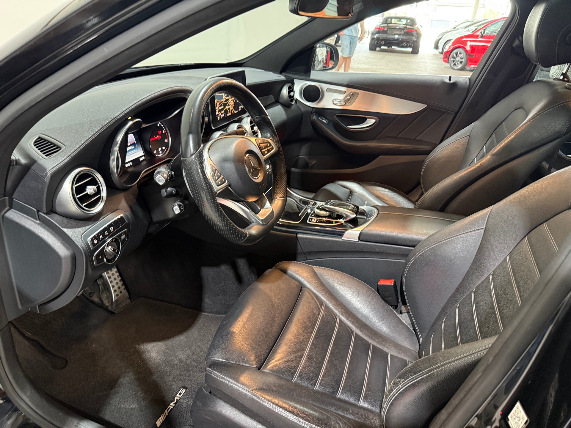 MERCEDES-BENZ C 250 BlueTEC AMG Line 4Matic 7G-Tronic-image-12