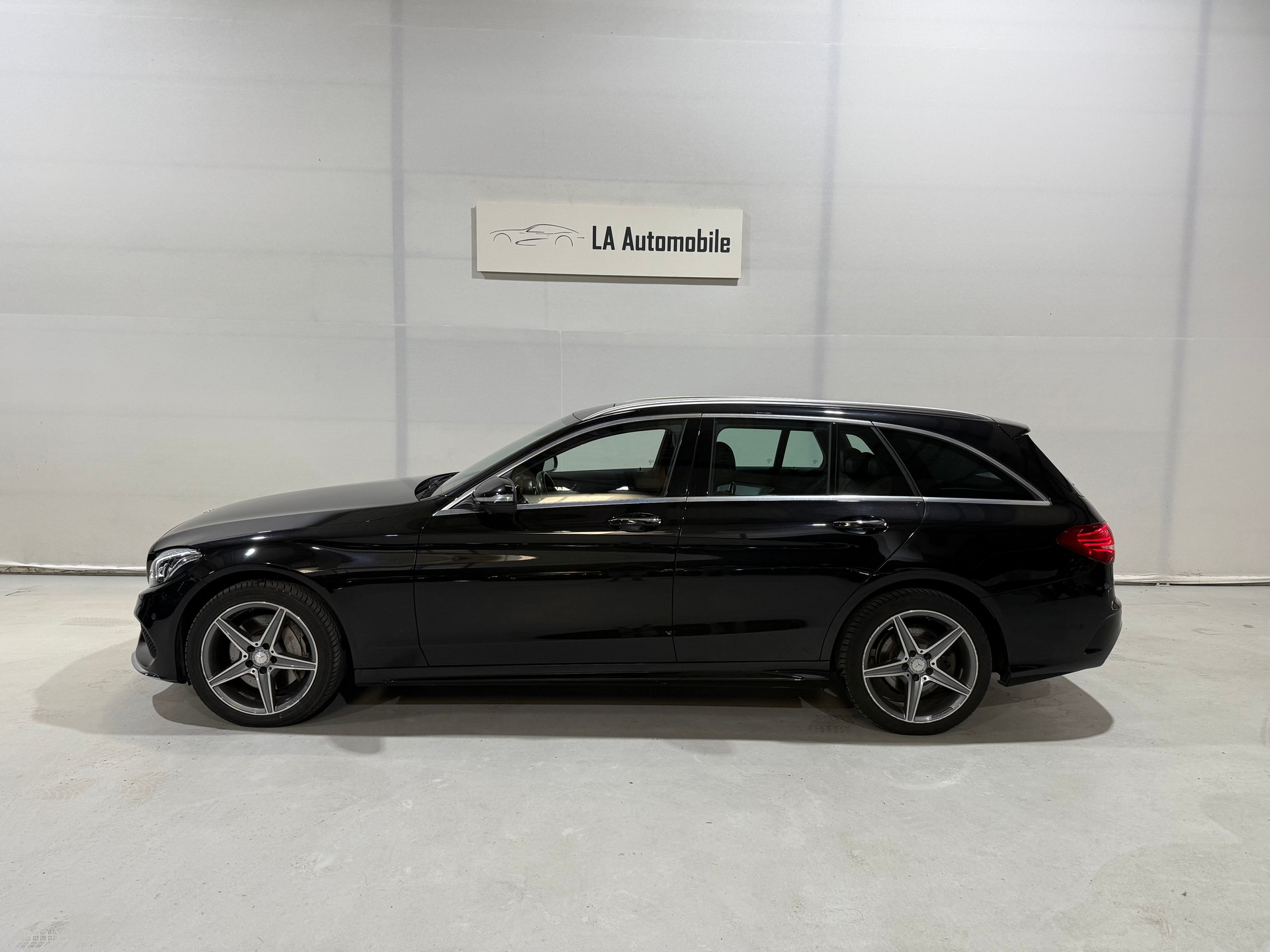 MERCEDES-BENZ C 250 BlueTEC AMG Line 4Matic 7G-Tronic-image-2