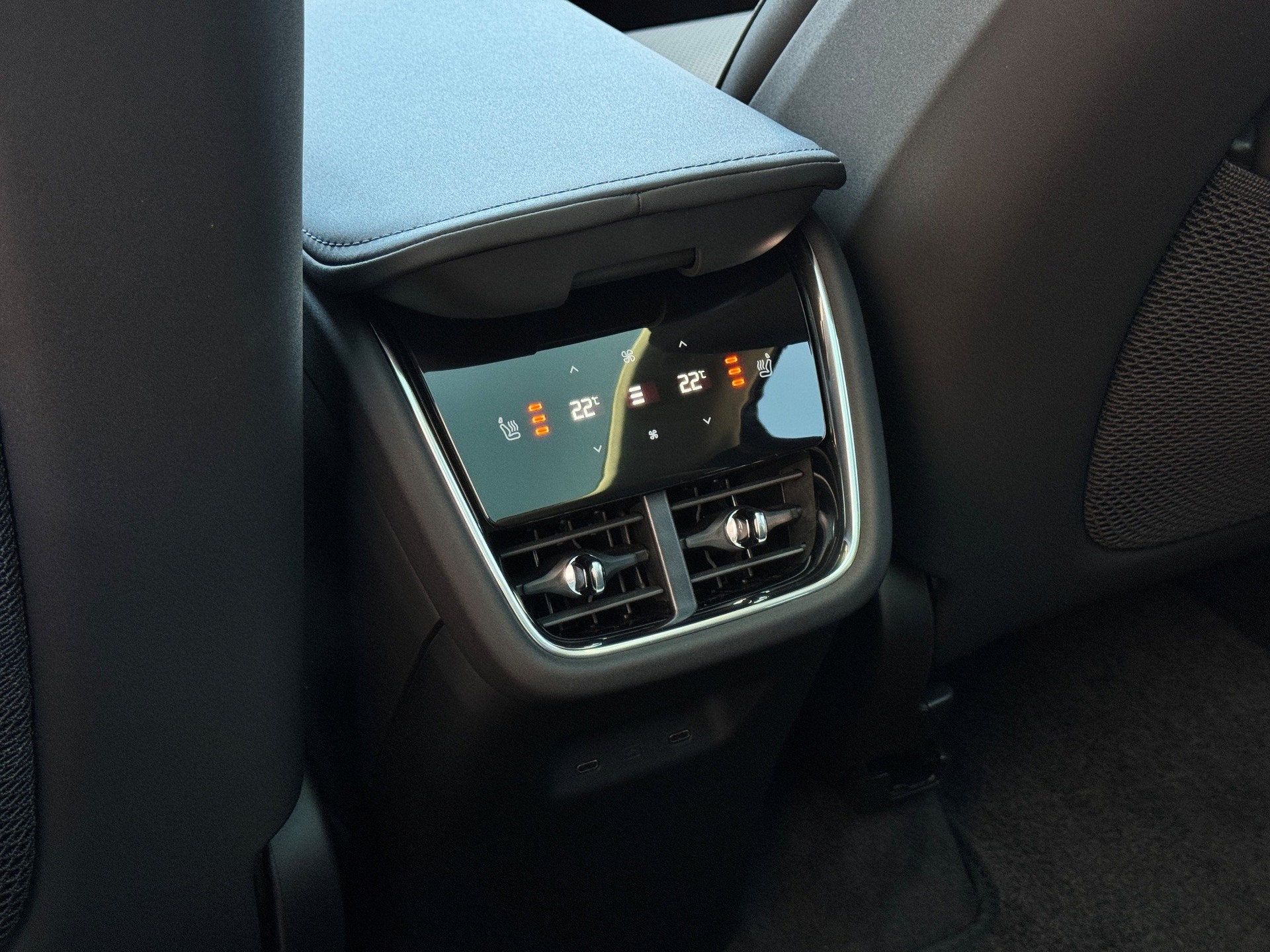 VOLVO EX90 Twin Ultra AWD-image-19