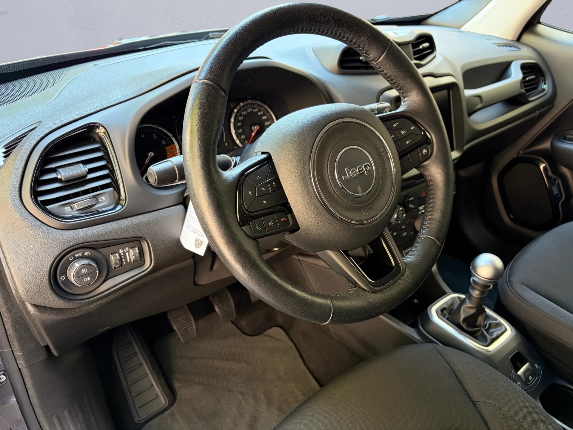 JEEP Renegade 1.0 Turbo Night Eagle-image-12