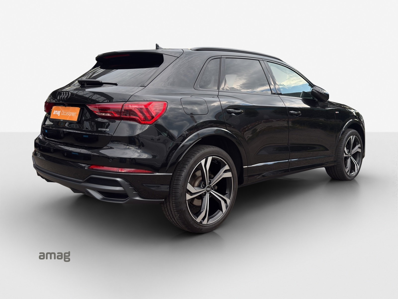 AUDI Q3 35 TDI S line Attraction quattro S-tronic-image-4