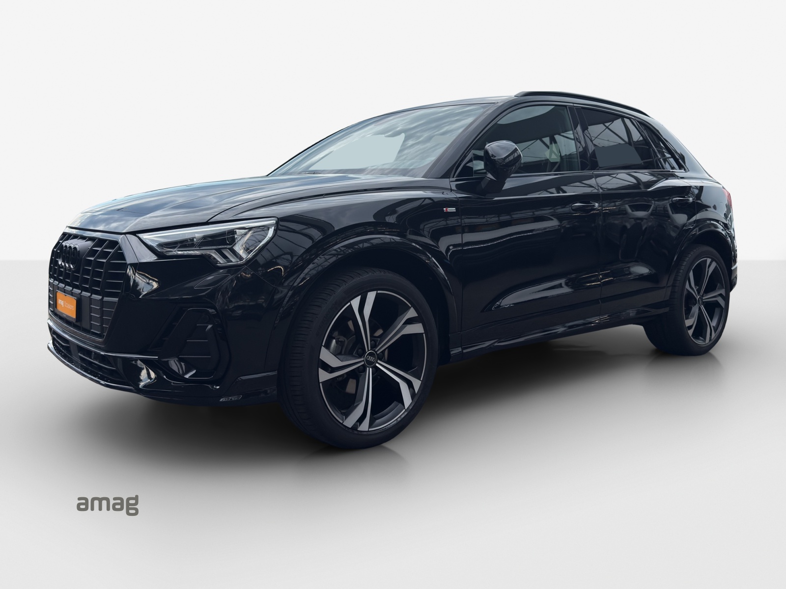 AUDI Q3 35 TDI S line Attraction quattro S-tronic-image-0