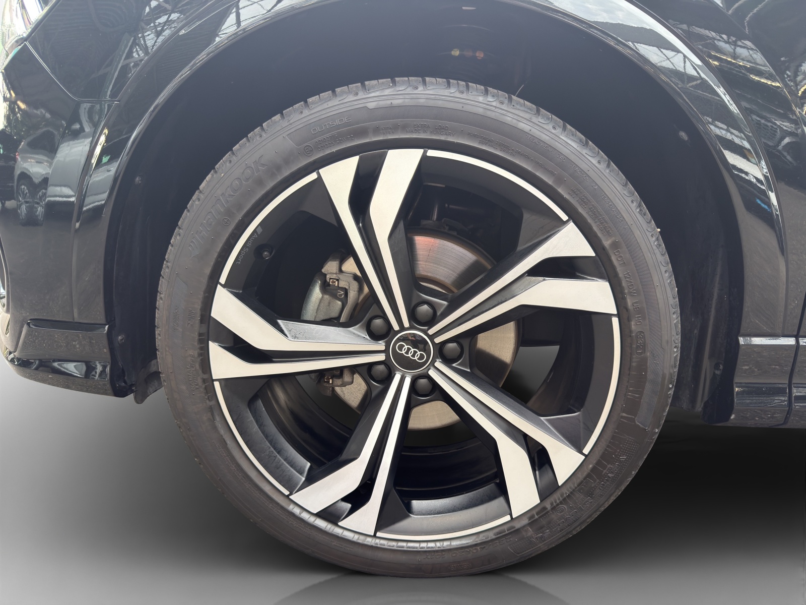 AUDI Q3 35 TDI S line Attraction quattro S-tronic-image-14