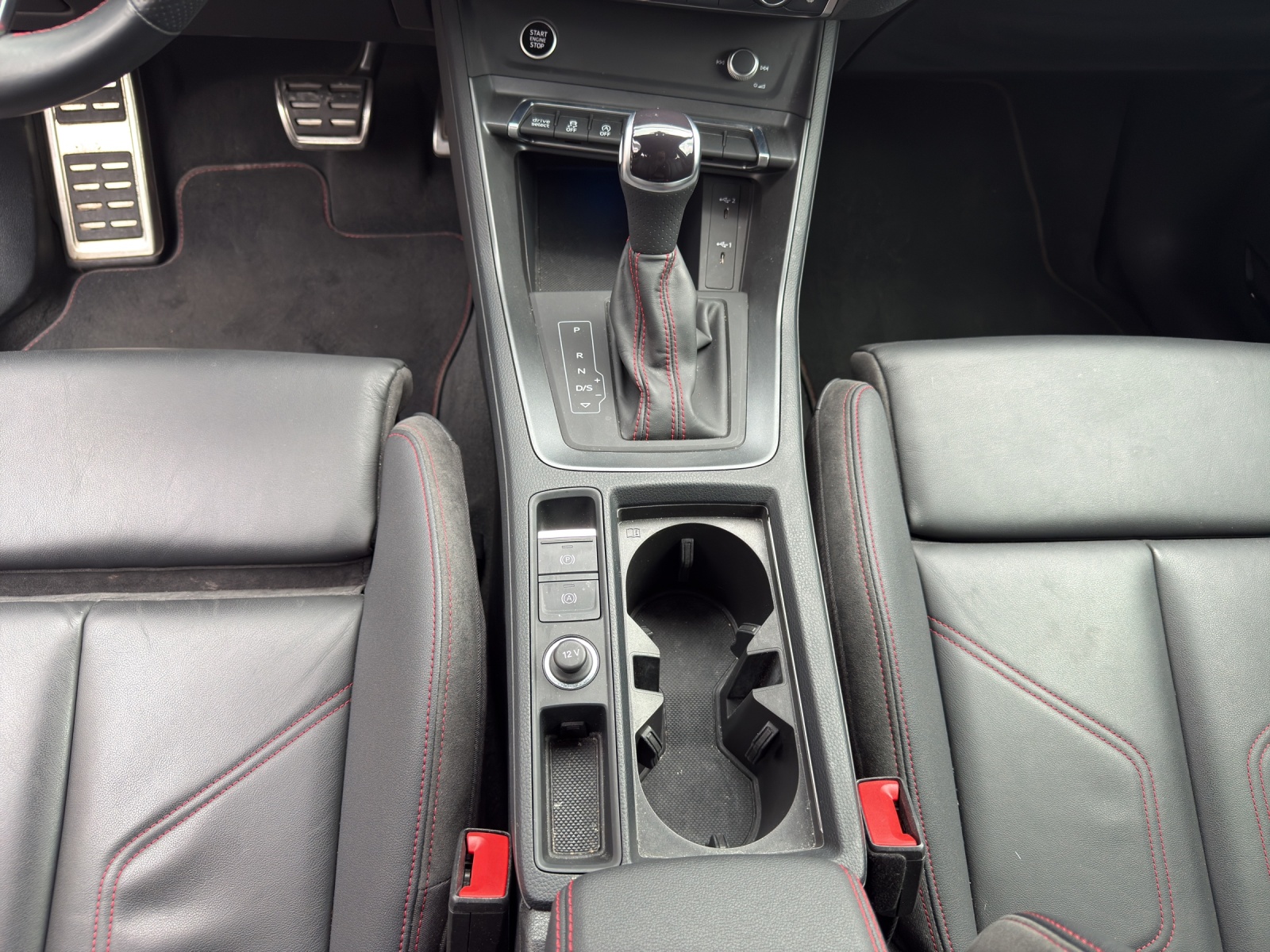 AUDI Q3 35 TDI S line Attraction quattro S-tronic-image-10