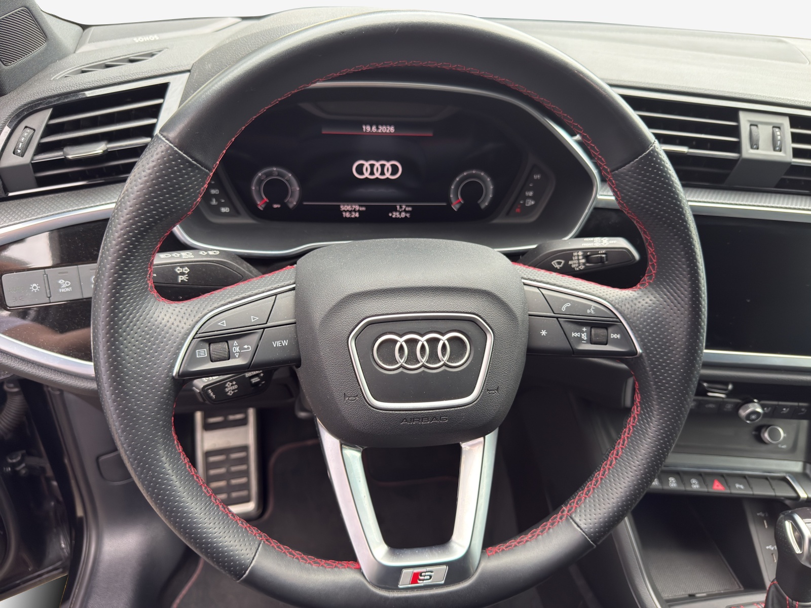 AUDI Q3 35 TDI S line Attraction quattro S-tronic-image-9