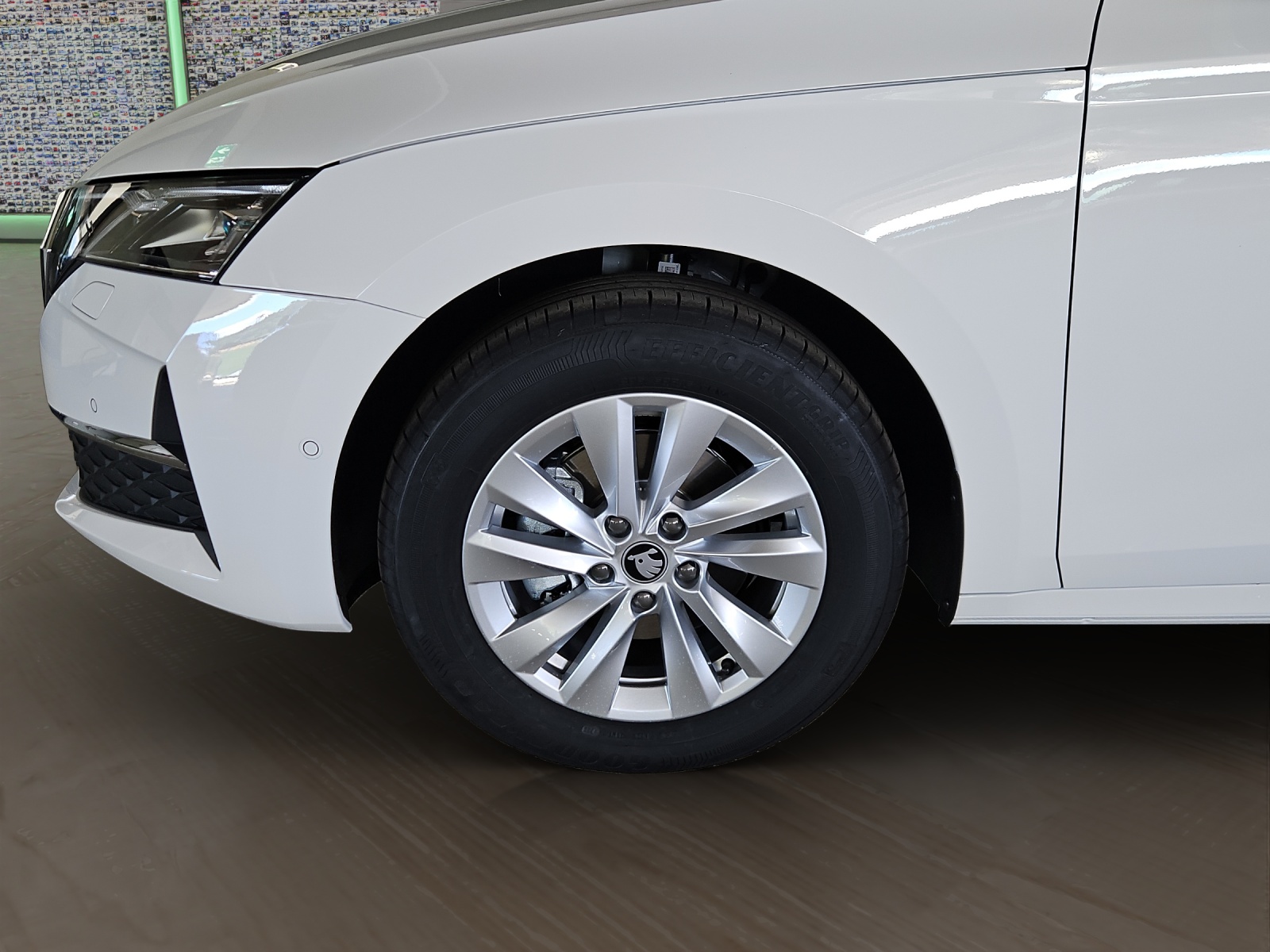 SKODA Octavia Combi 2.0 TDI DSG Selection-image-5