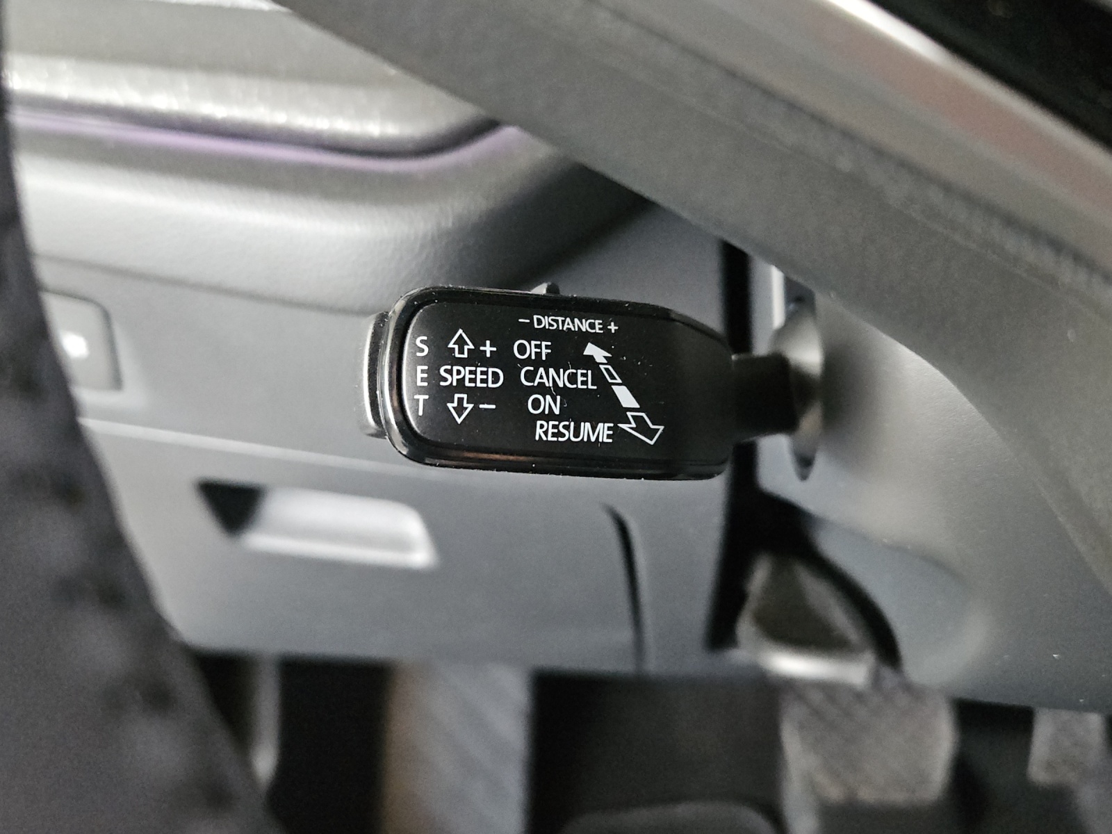 SKODA Octavia Combi 2.0 TDI DSG Selection-image-12