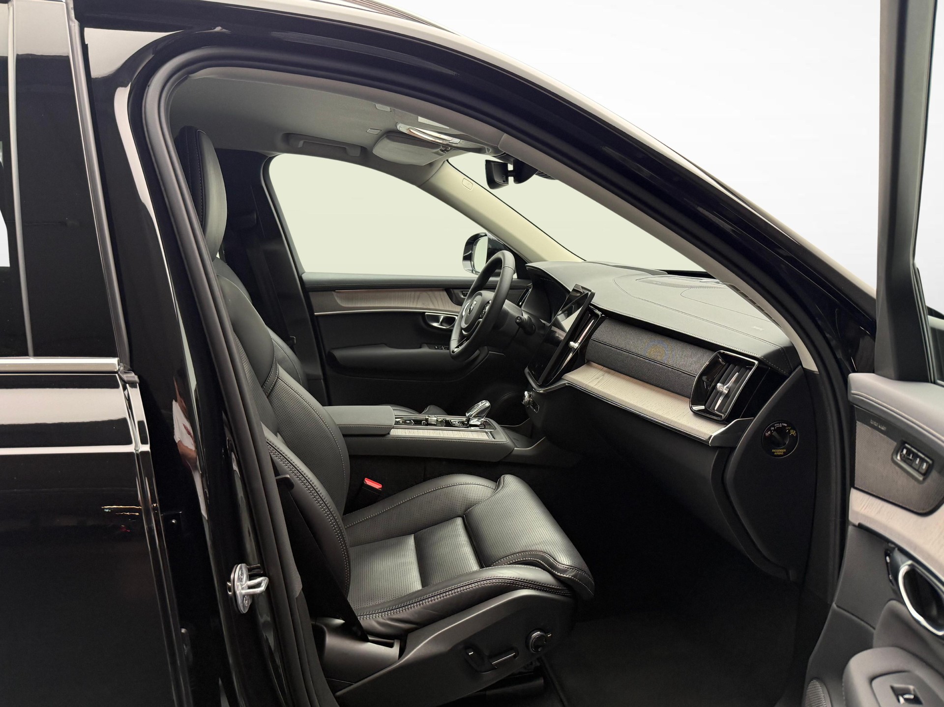 VOLVO XC90 2.0 B5 MH Plus Bright AWD-image-9