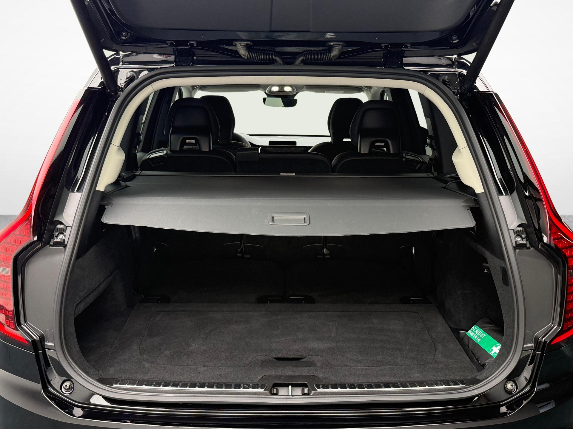 VOLVO XC90 2.0 B5 MH Plus Bright AWD-image-11