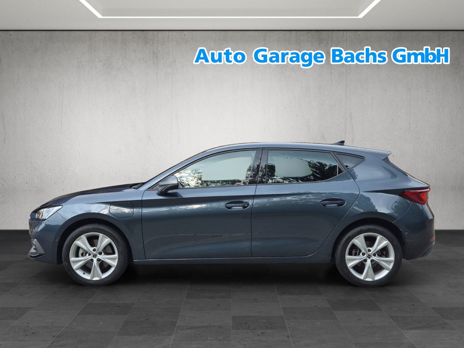 SEAT Leon ST 1.5 eHybrid pHEV DSG FR-image-1