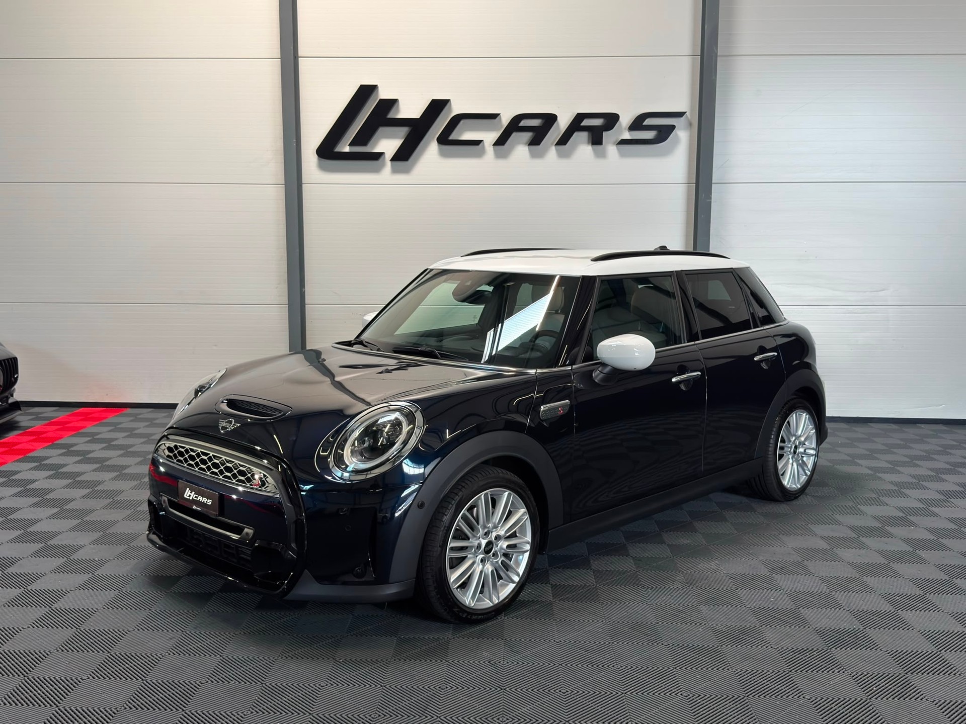 MINI Mini F55 2.0i Cooper S SDKG-image-0
