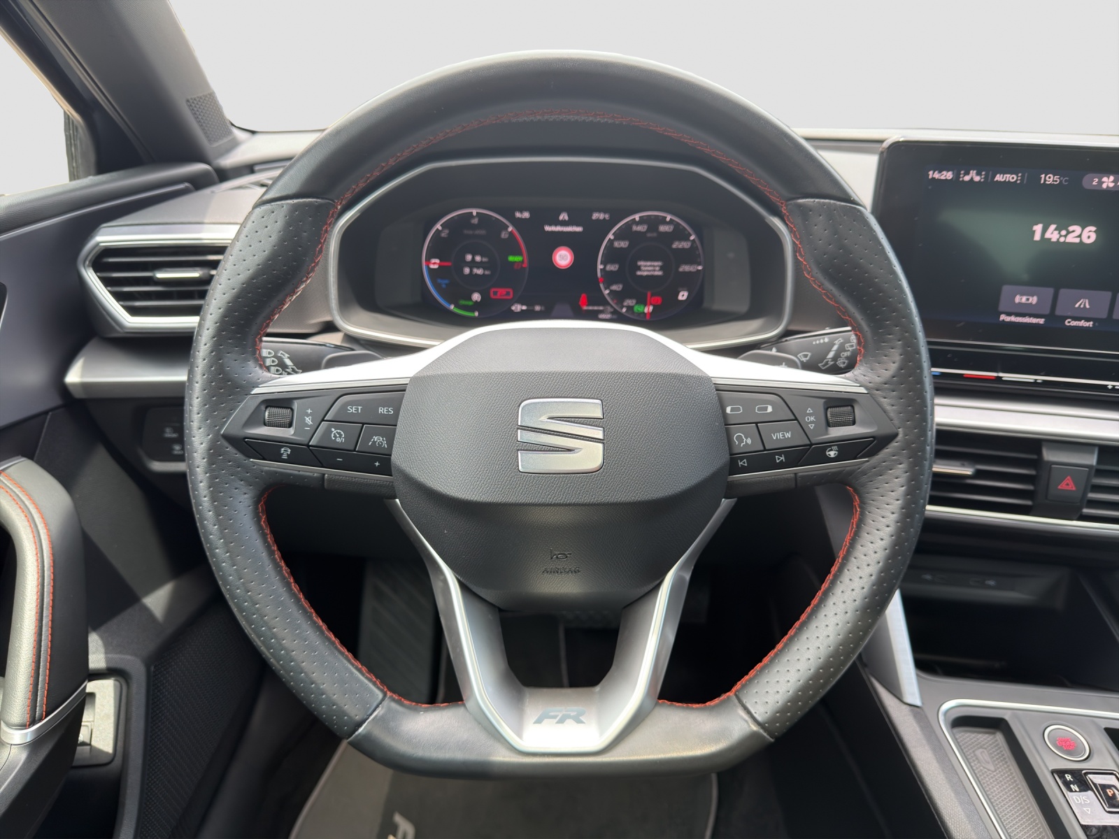 SEAT Leon 1.4 eHybrid pHEV DSG FR-image-13