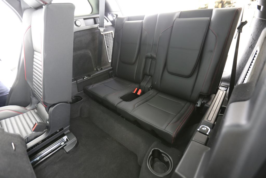 LAND ROVER Discovery Sport 2.0 Si4 R-Dynamic S-image-12