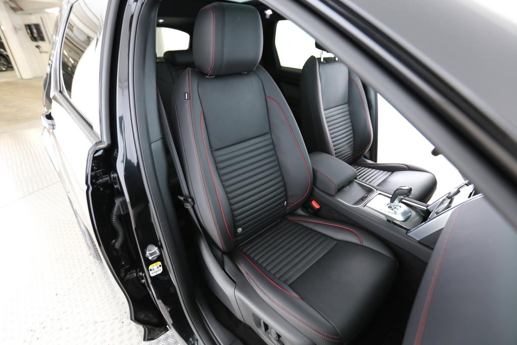 LAND ROVER Discovery Sport 2.0 Si4 R-Dynamic S-image-10