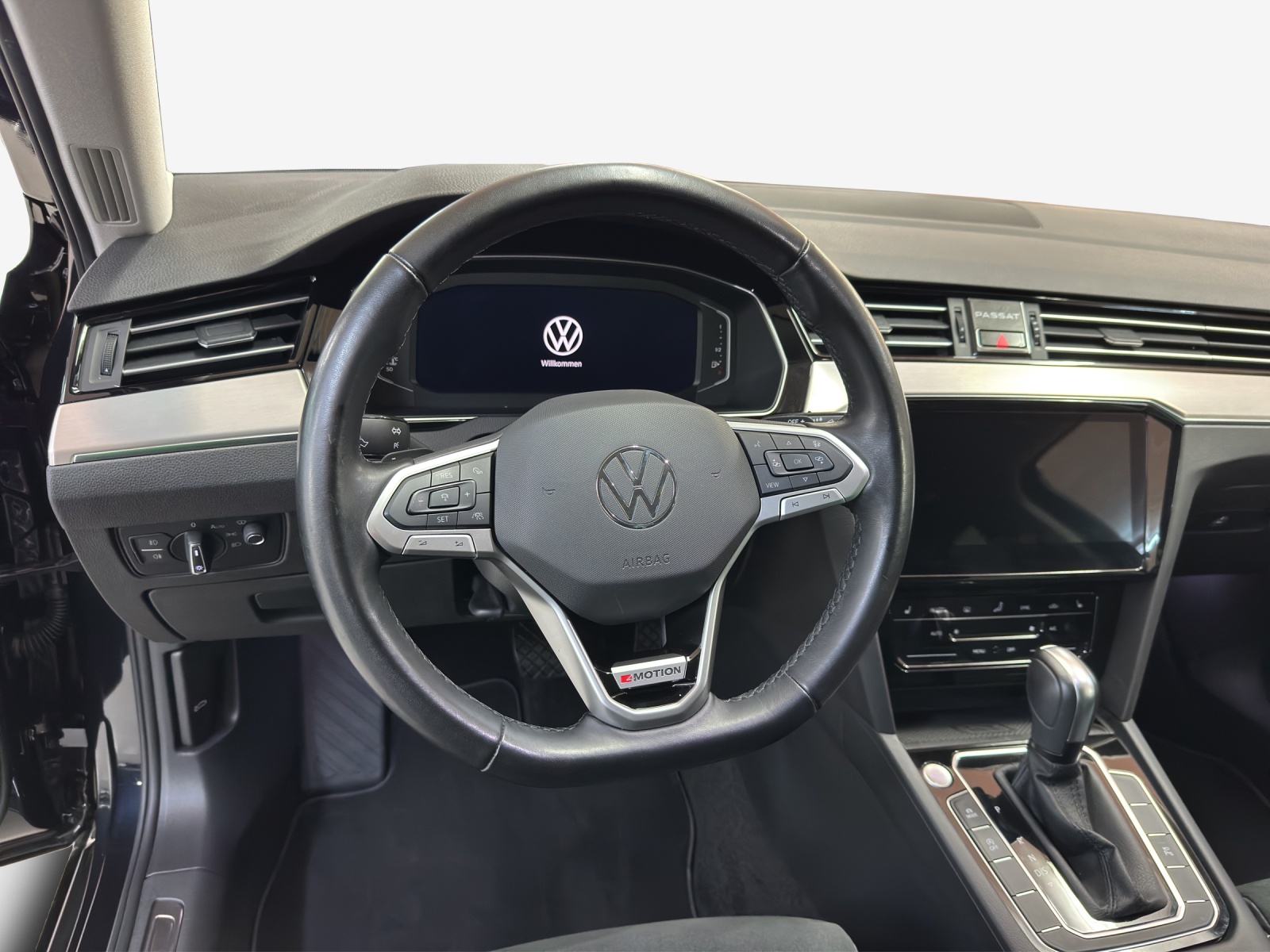 VW Passat 2.0 TDI BMT Elegance 4Motion DSG-image-9
