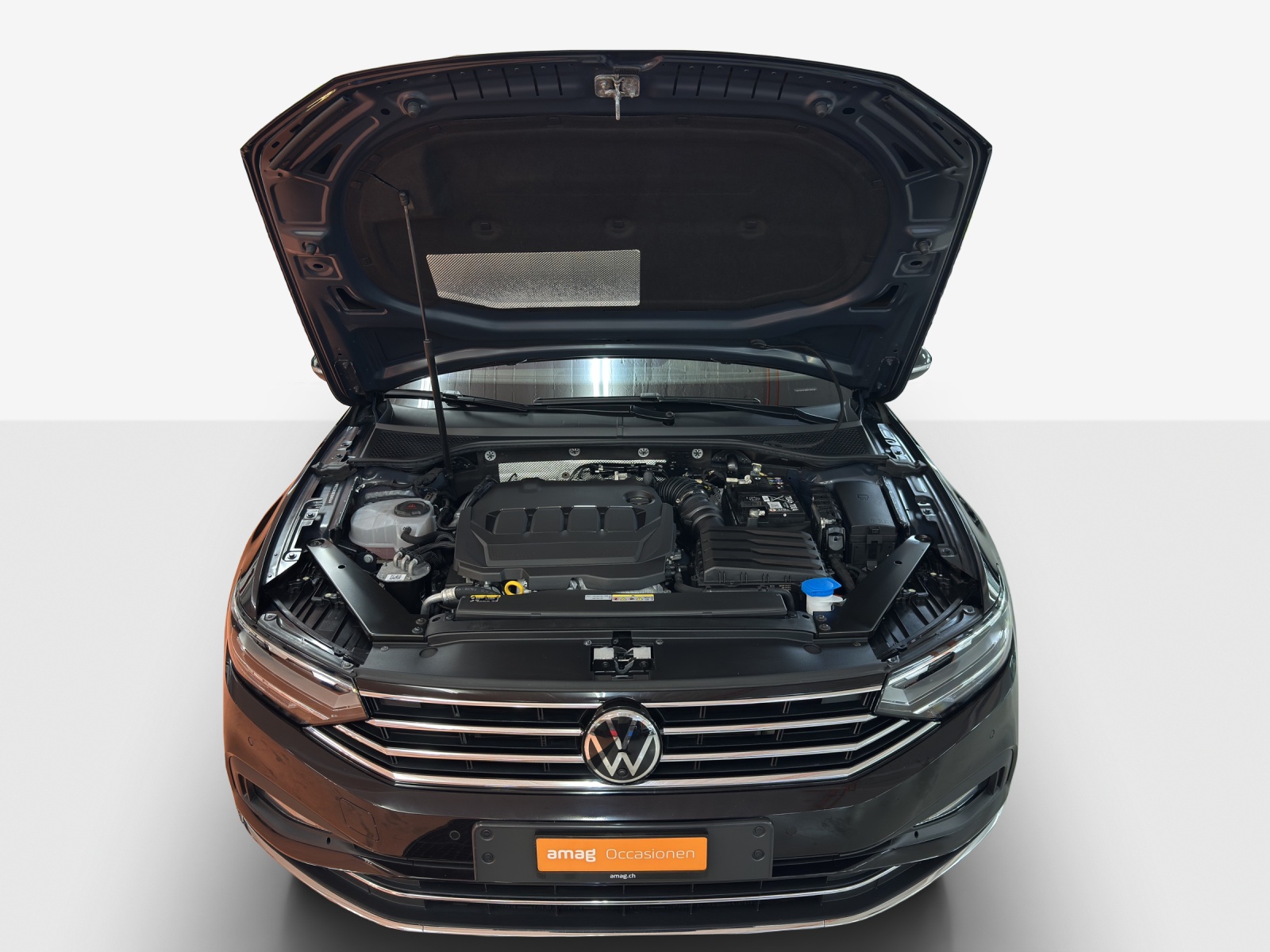 VW Passat 2.0 TDI BMT Elegance 4Motion DSG-image-15